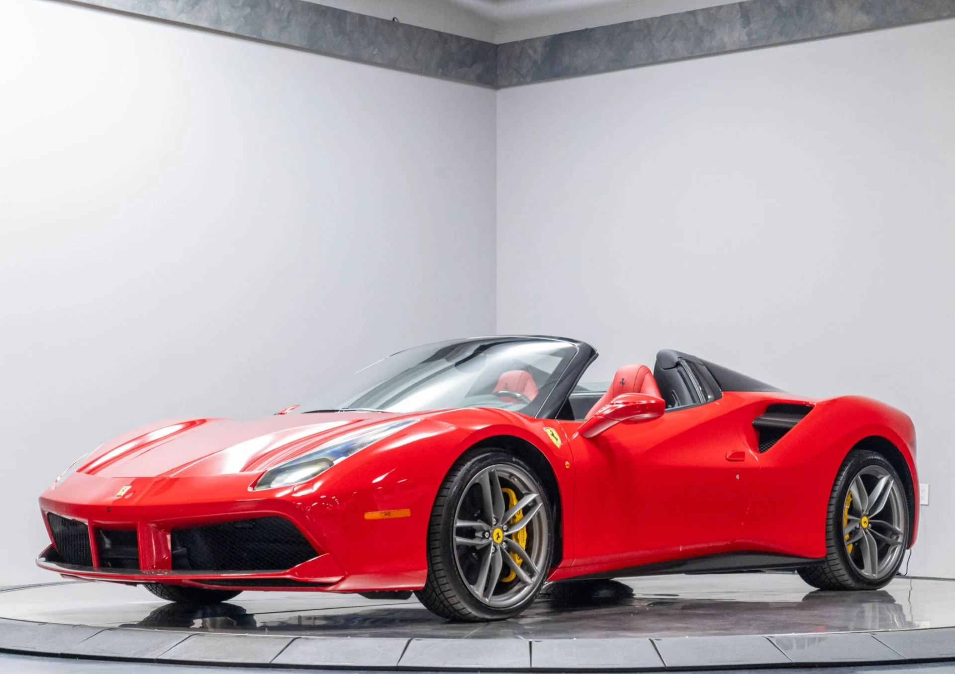 mph001_3621583077_Used_2018_Ferrari_488_Spider_1786655772_b9d44b121a