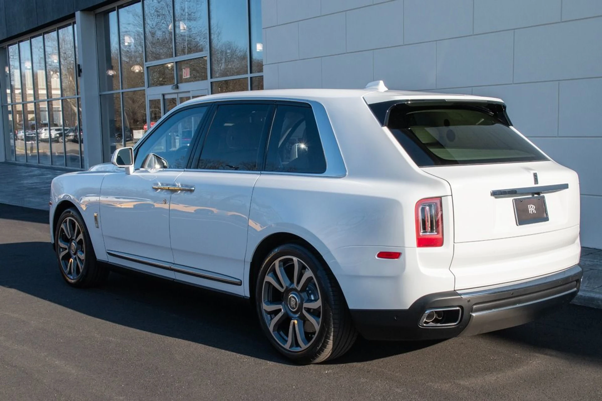 mph001_3622290179_Used_2024_Rolls_Royce_Cullinan_1710340715_195c1eb77a