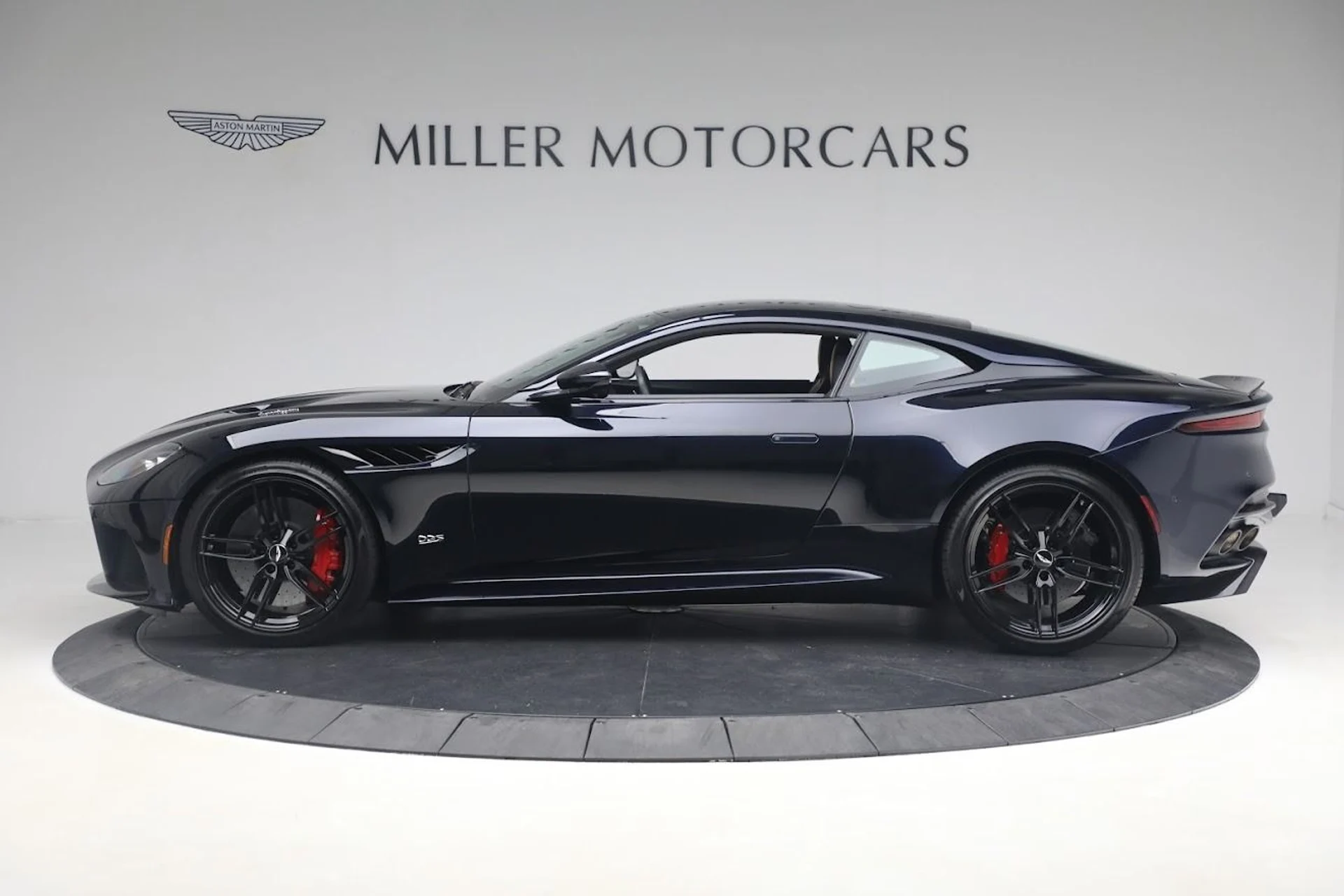 mph001_3624318493_Used_2019_Aston_Martin_DBS_Superleggera_1688394544_83722554e8