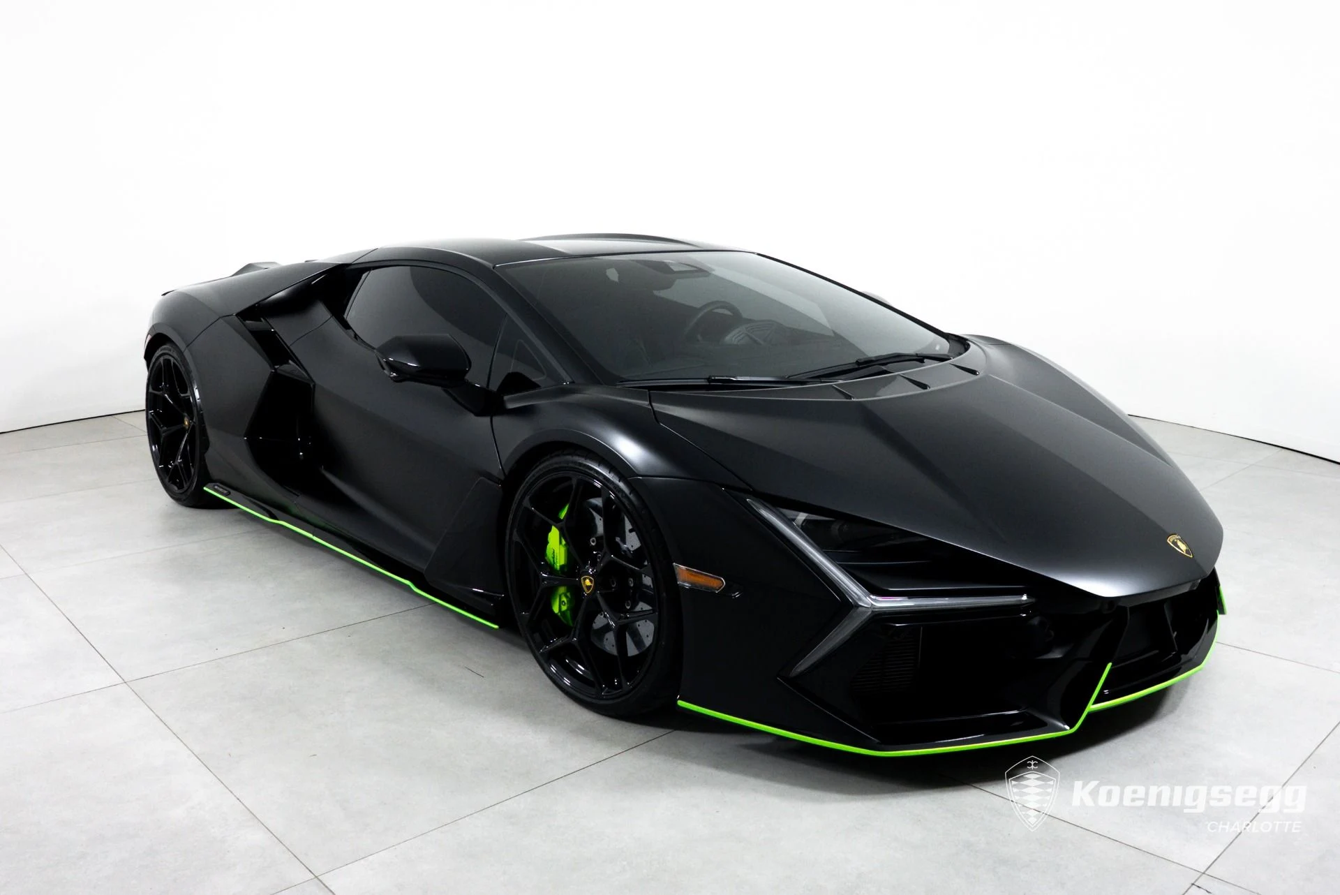 mph001_3625475894_Used_2024_Lamborghini_Revuelto_1783439932_745bcedb18