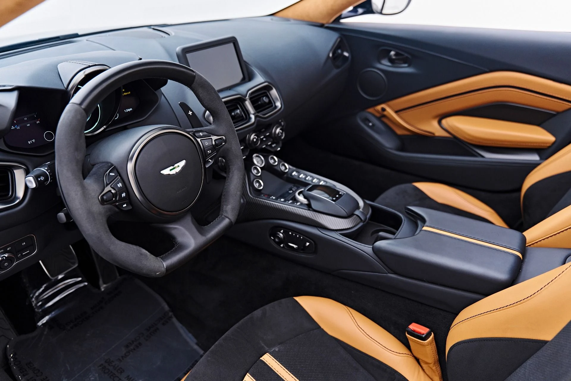 mph001_3625685064_Used_2022_Aston_Martin_Vantage_Base_1786226014_8b79d4aa5e