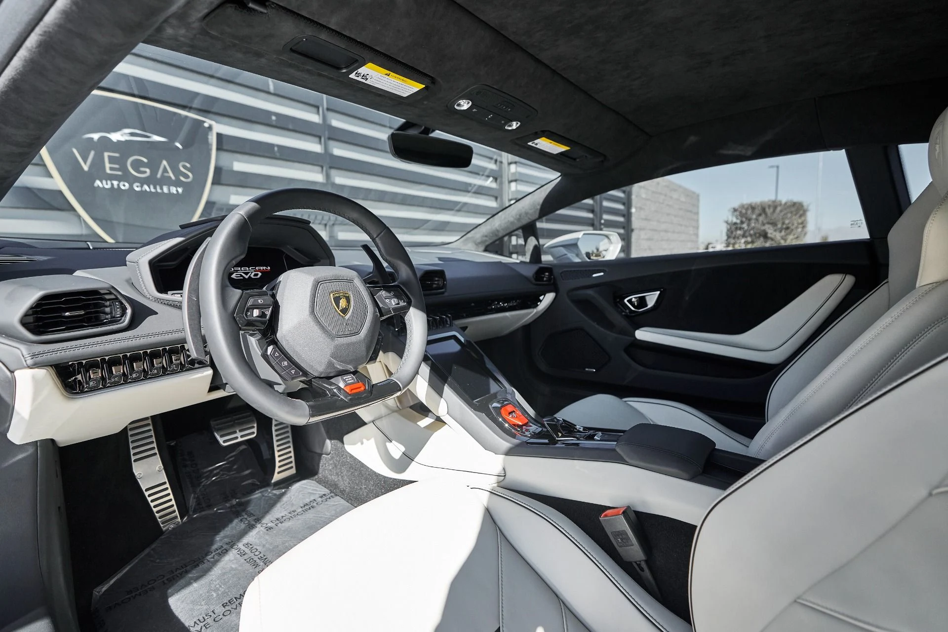 mph001_3629484913_Used_2022_Lamborghini_Huracan_EVO_Base_1761947329_3d537b0208