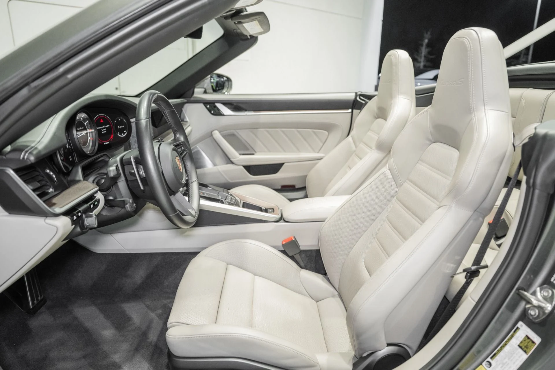 mph001_3630874652_Used_2021_Porsche_911_Turbo_S_1775321937_9895ceeb61