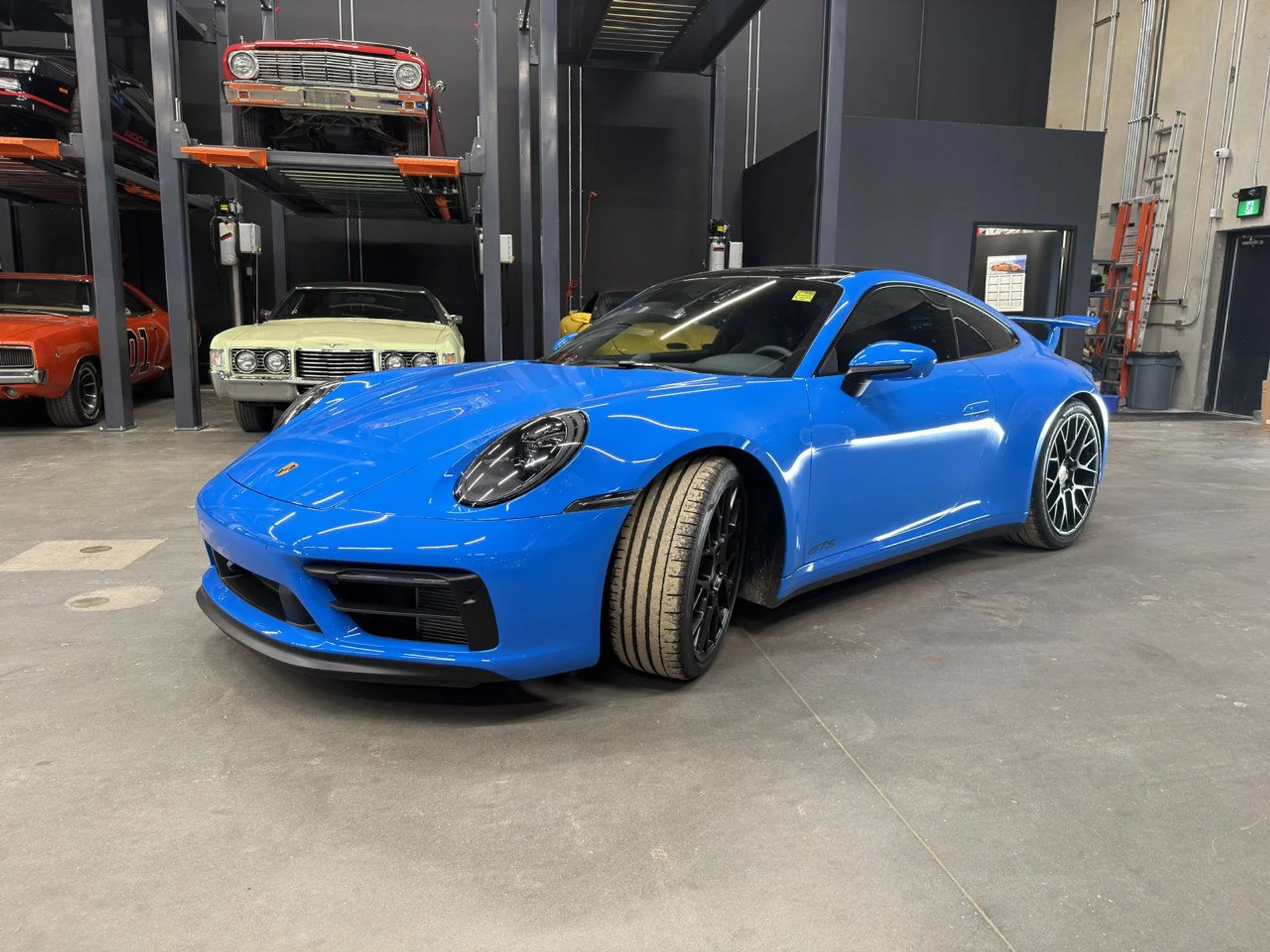mph001_3632959294_porsche_911_2022_daa43c754b