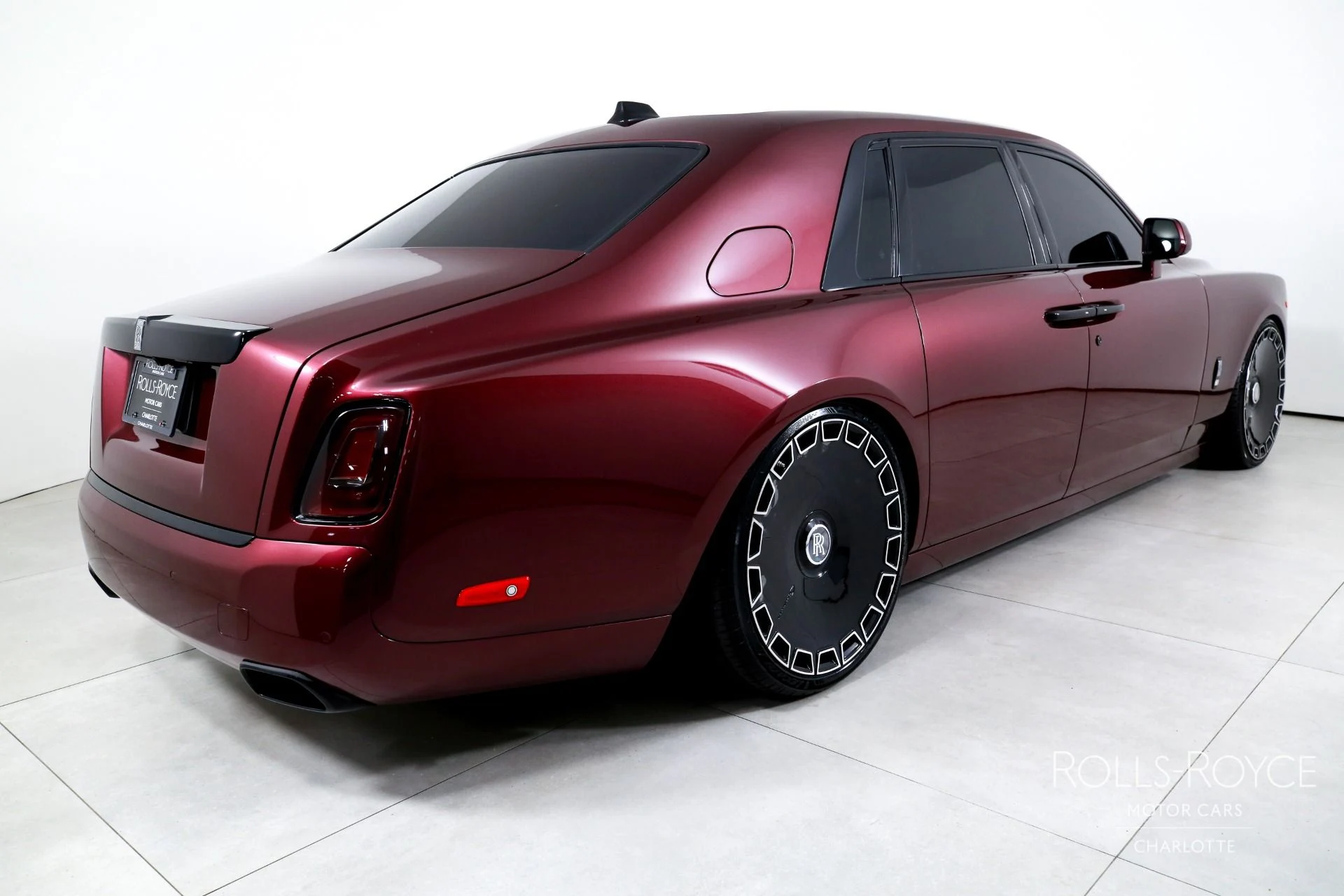 mph001_3634201343_Used_2019_Rolls_Royce_Phantom_1786657076_3cdca7a670