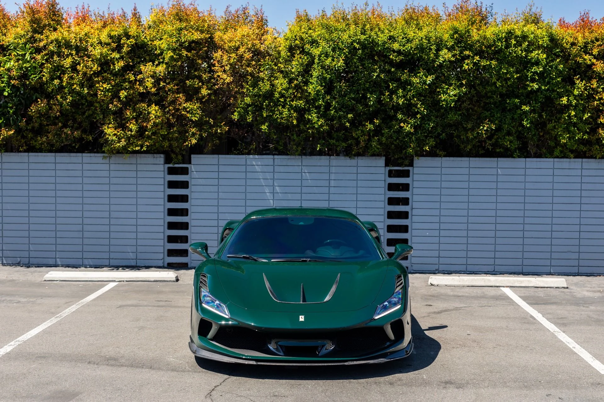 mph001_3640421180_Used_2022_Ferrari_F8_Tributo_1744415605_701a567658