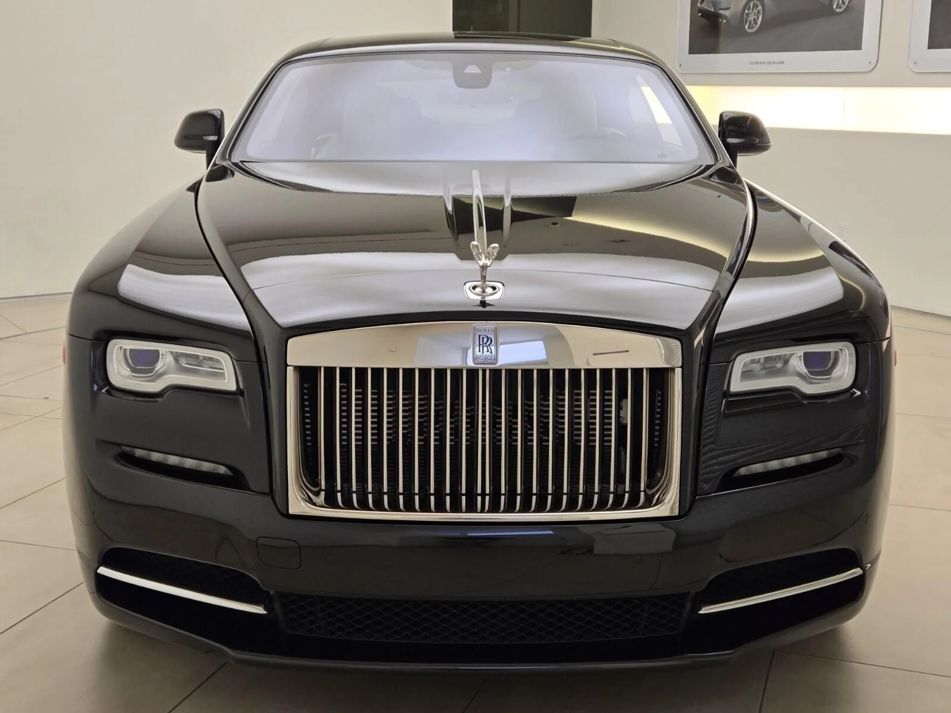 mph001_3641330673_Used_2018_Rolls_Royce_Wraith_1755931404_05dc1c4fcc