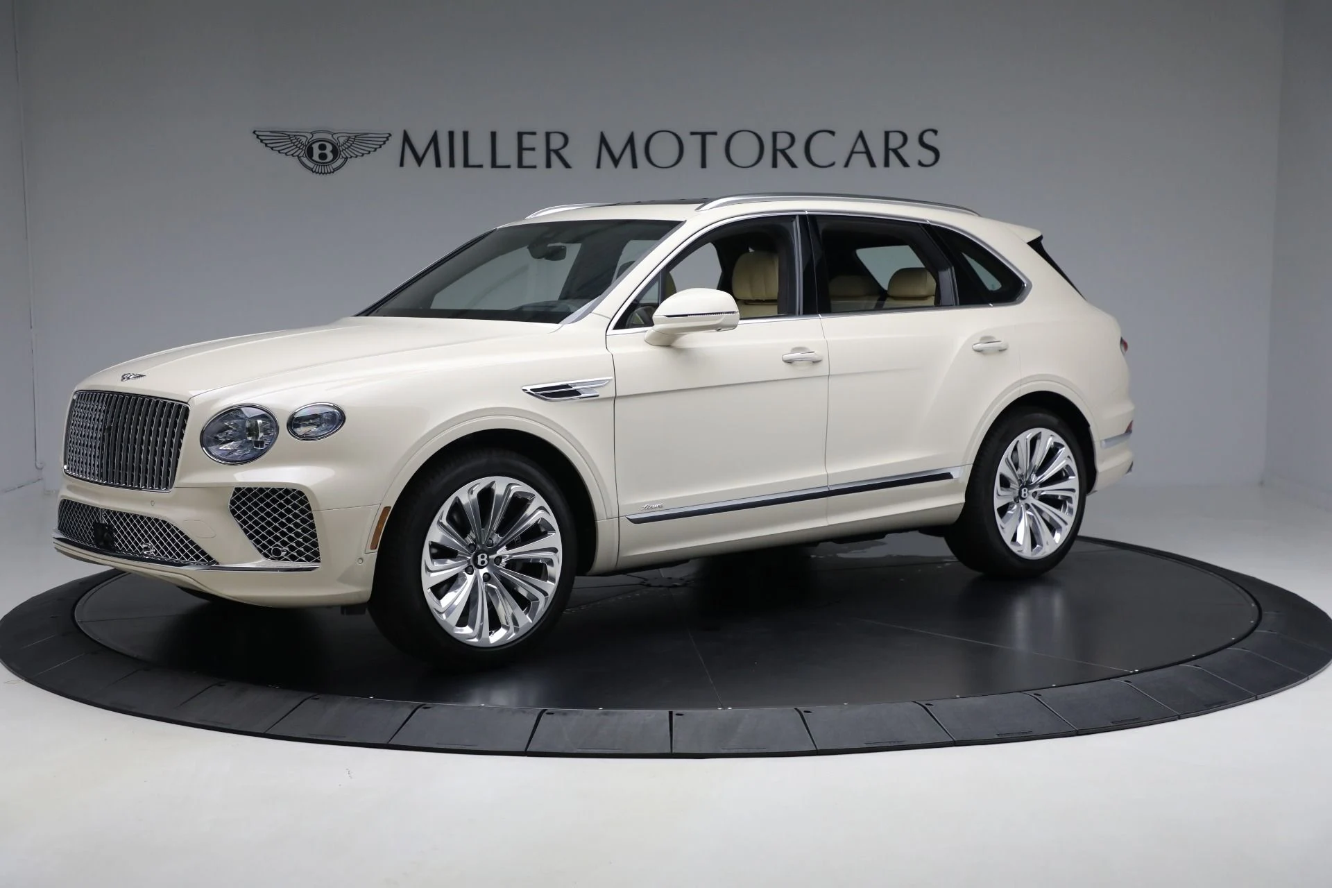 mph001_3643083184_New_2025_Bentley_Bentayga_Azure_V8_95ef0abde4