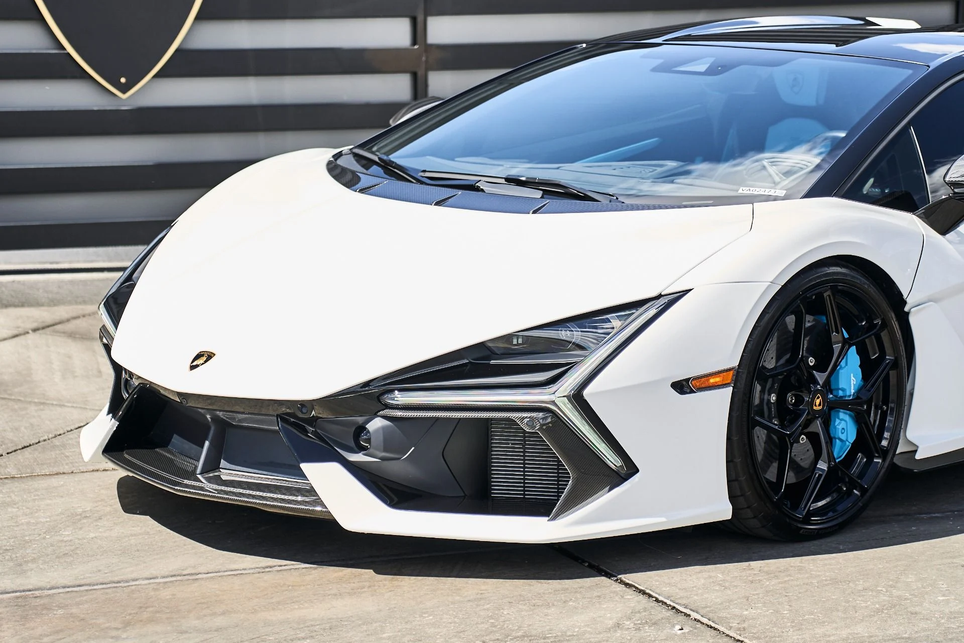 mph001_3643091396_Used_2025_Lamborghini_Revuelto_Base_1789726461_7df5d4fdc1
