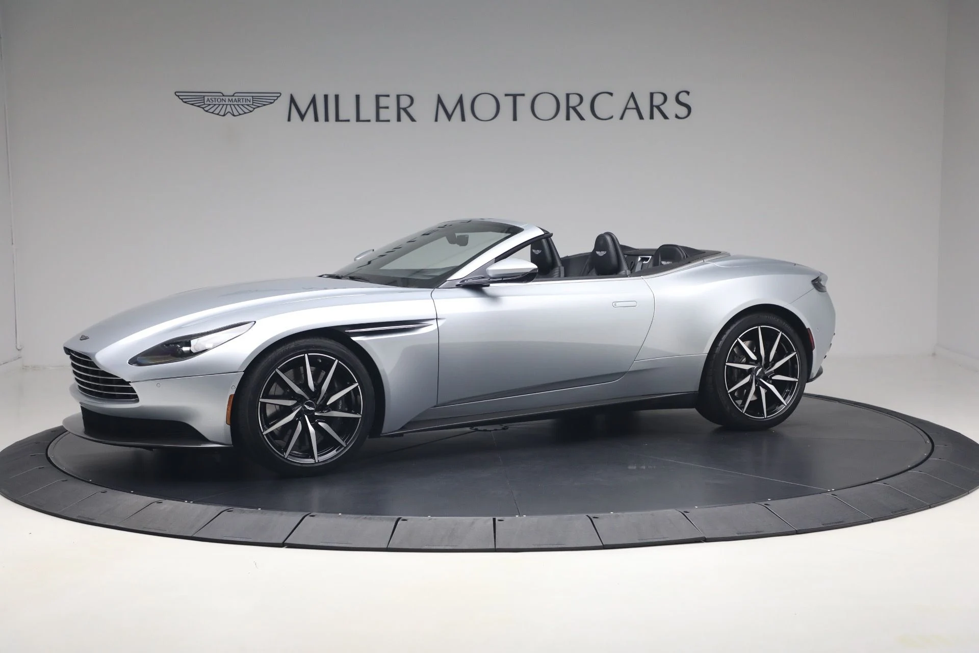 mph001_364435764_Used_2019_Aston_Martin_DB_11_Volante_1781362219_2bbf824bf8