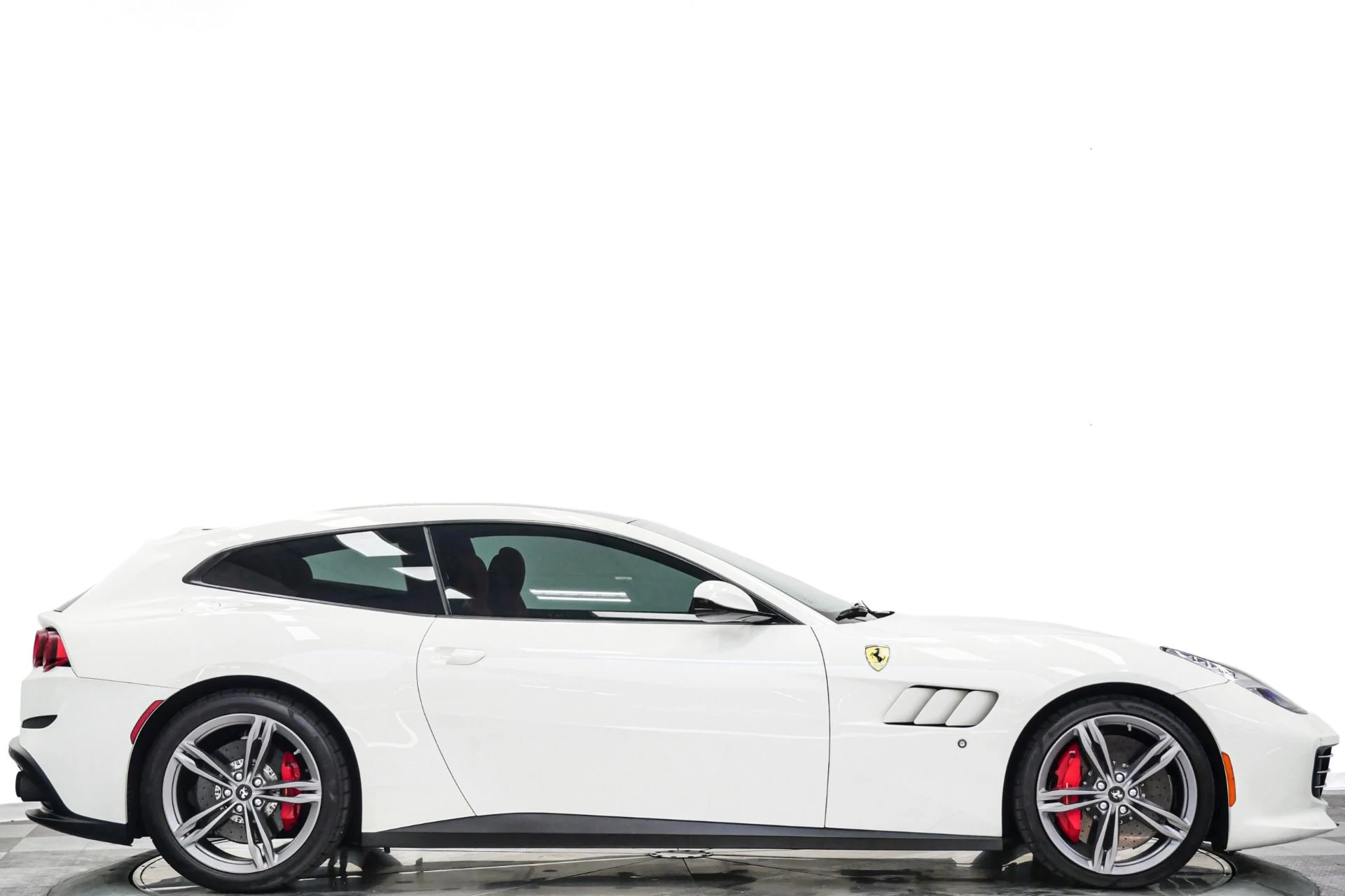 mph001_3646924751_Used_2017_Ferrari_GTC_4_Lusso_V12_Power_Heated_and_Ventilated_Daytona_Seats_1780598649_55aa5d4e61