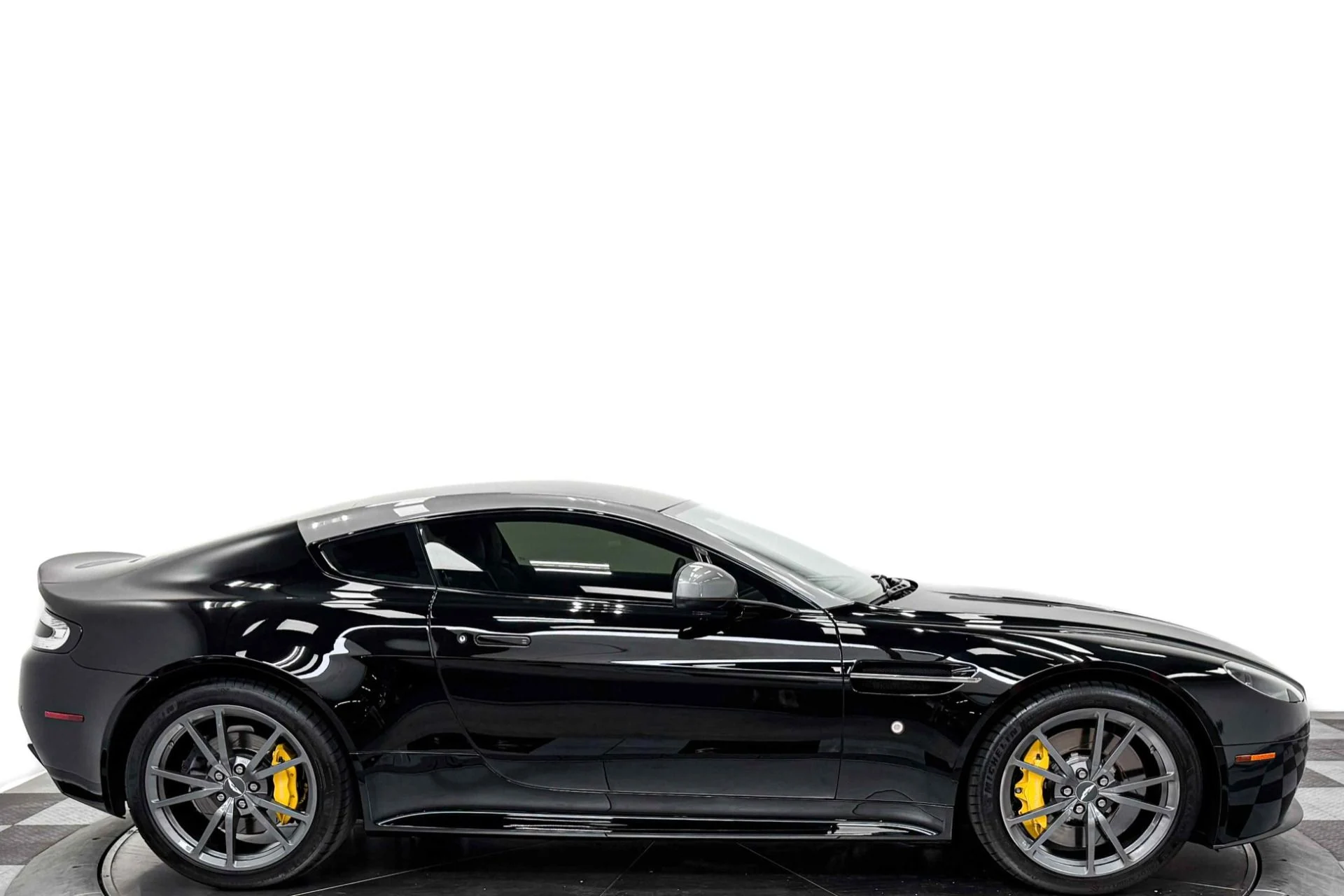 mph001_3655476912_Used_2015_Aston_Martin_V8_Vantage_GT_6_Speed_Manual_Two_Tone_Bodywork_1782240844_f6c4468a72