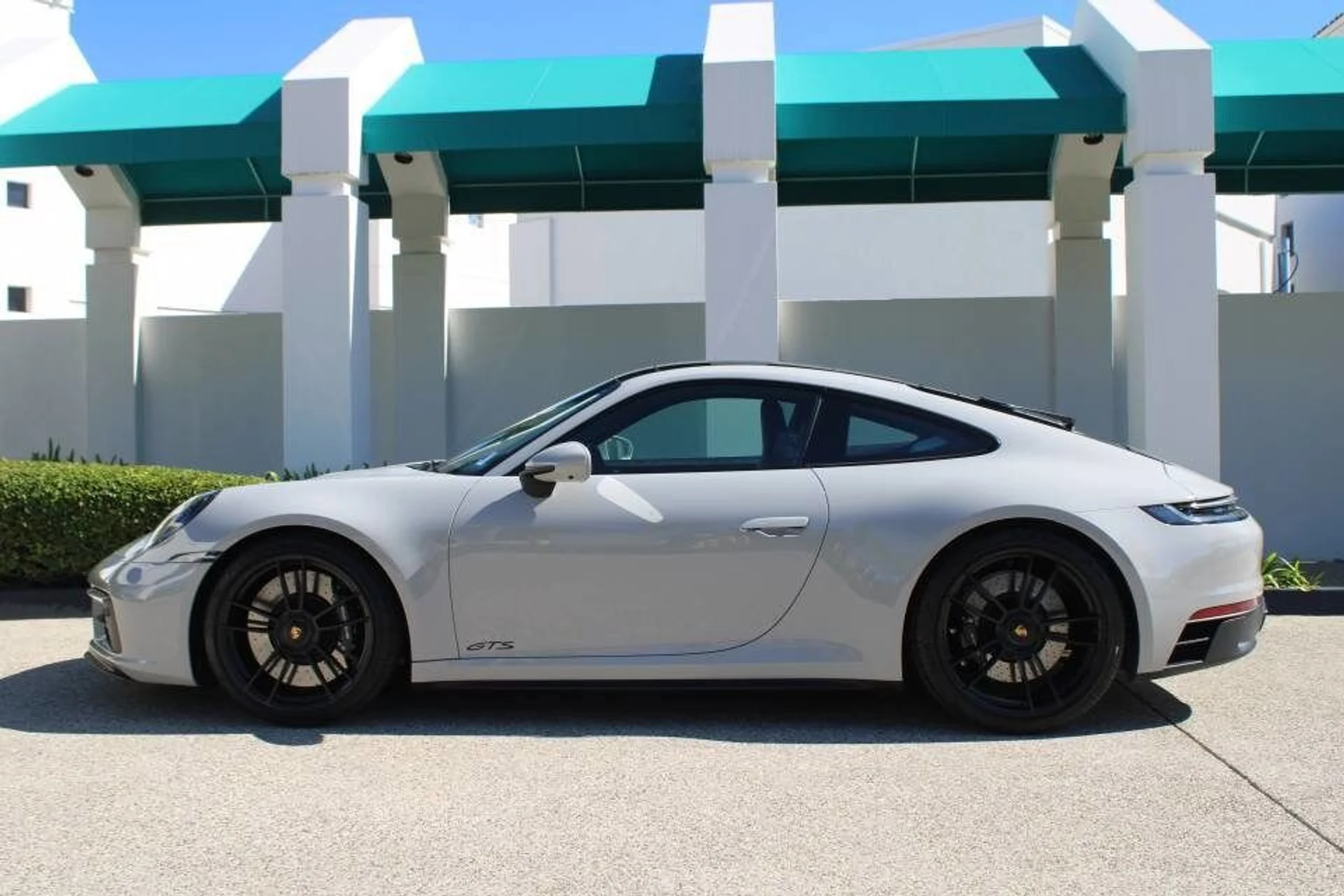 mph001_3657138573_10d6f312566bef90ddf0189967e865b1x_e620289f8f