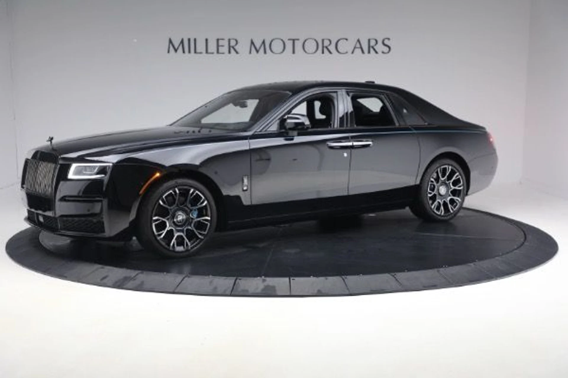 mph001_3663006639_Used_2022_Rolls_Royce_Black_Badge_Ghost_933f2e5bd2
