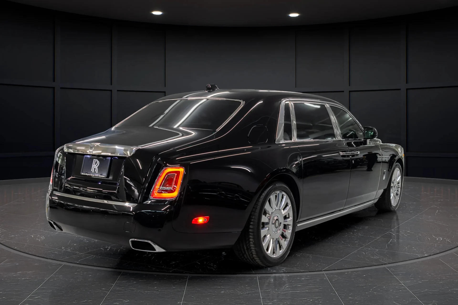 mph001_3663073879_ccc0a35f_7d0a_4869_b0e3_a009816e311e_202420_Rolls_Royce20_Phantom20_Extended20_Wheelbase2028_SCATT_8_C02_RU_22331429_12_d77df55d30