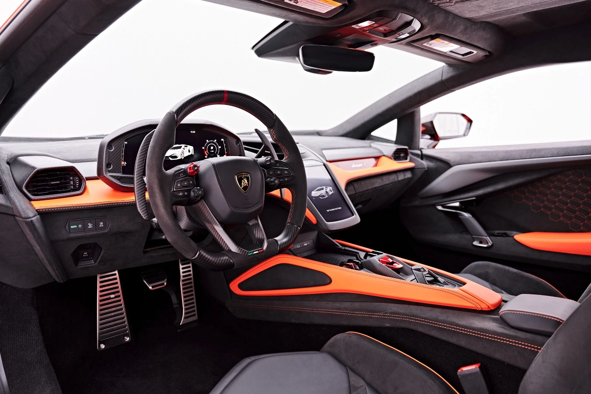 mph001_3665227567_Used_2024_Lamborghini_Revuelto_Base_1786150861_97bcc39b4a