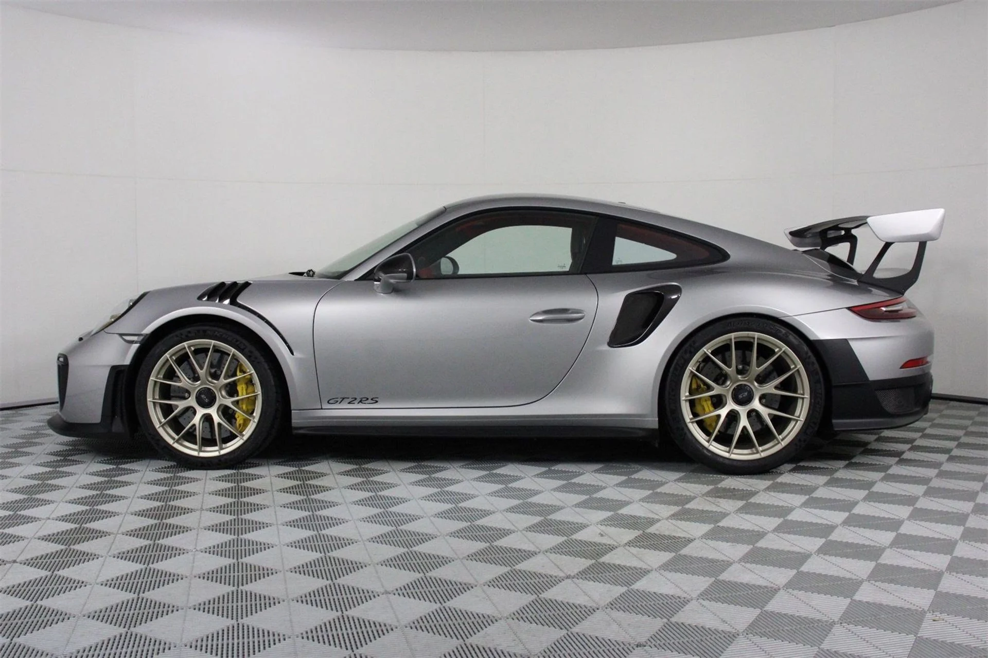 mph001_3670506750_8609c8d1a4dbd4a8584eab58cafd6dca_9dff5e0ea9