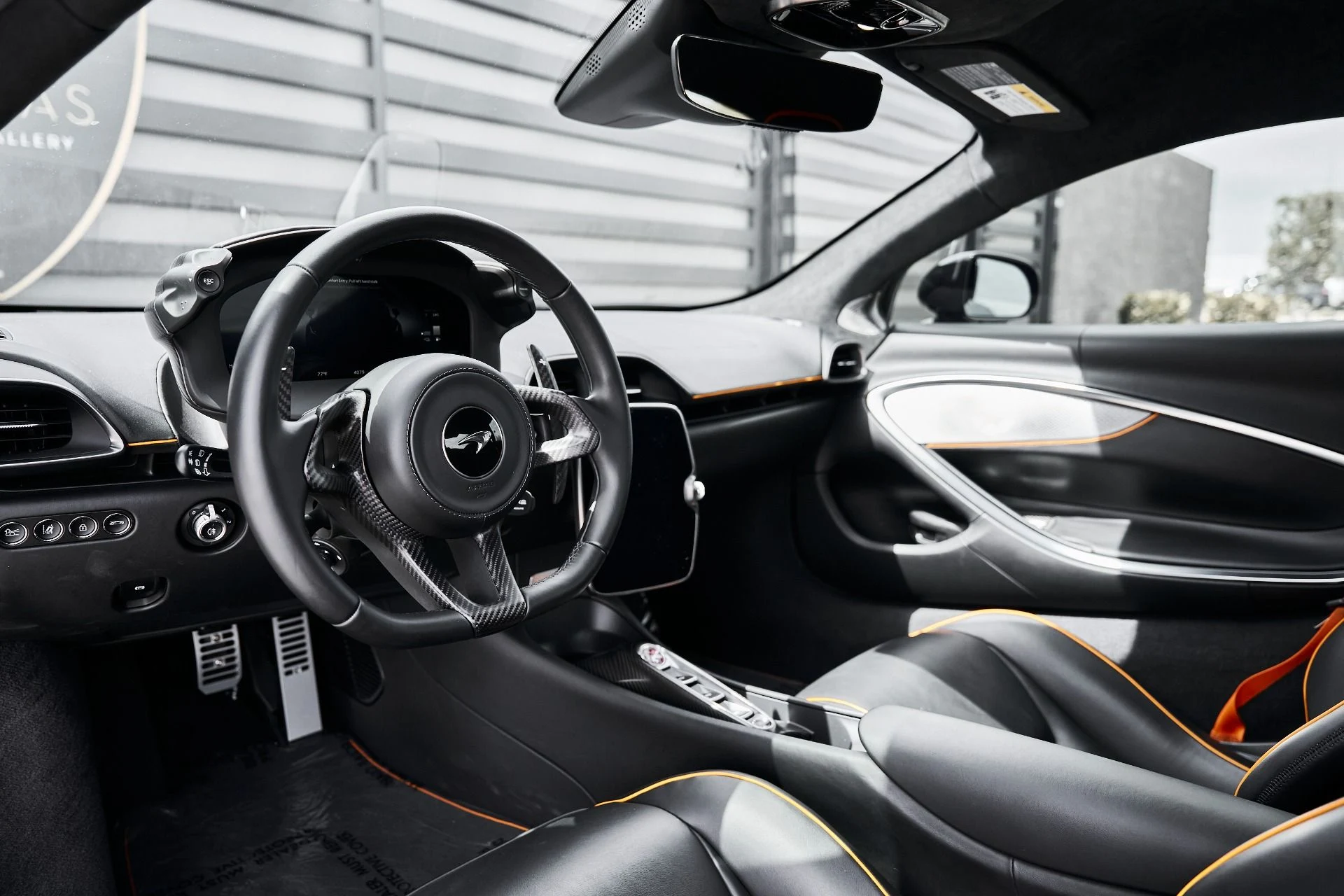 mph001_3670749214_Used_2024_Mc_Laren_Artura_1775583285_fa2119d163