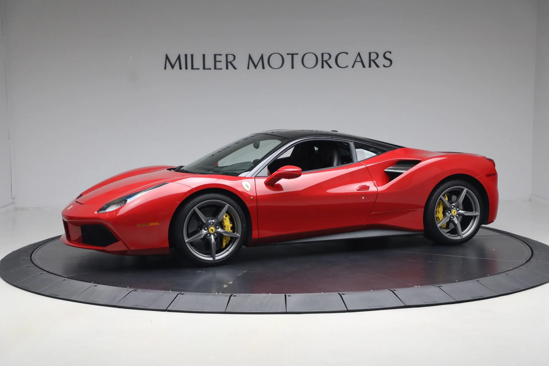 mph001_3671683099_Used_2018_Ferrari_488_GTB_1785949713_3d1e181bc9