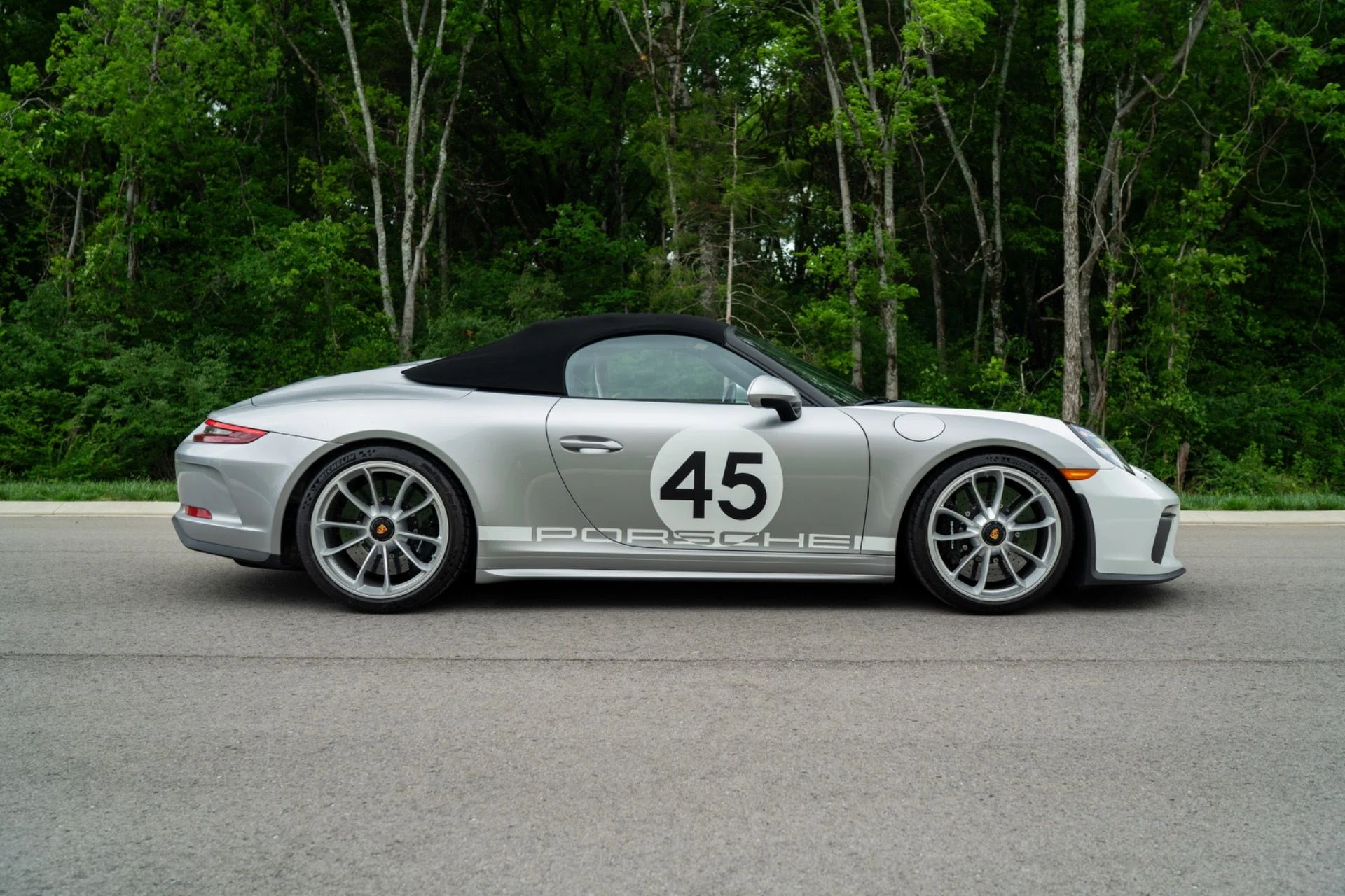 mph001_3673553424_Used_2019_Porsche_911_Speedster_1781559717_8b140b7f60