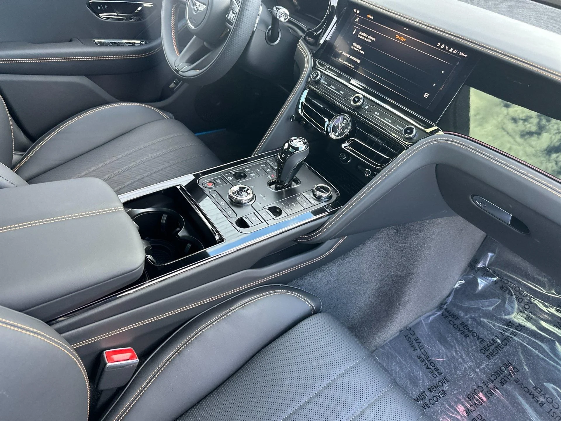 mph001_3677639047_New_2025_Bentley_Flying_Spur_Mulliner_1762940609_73918d8abb