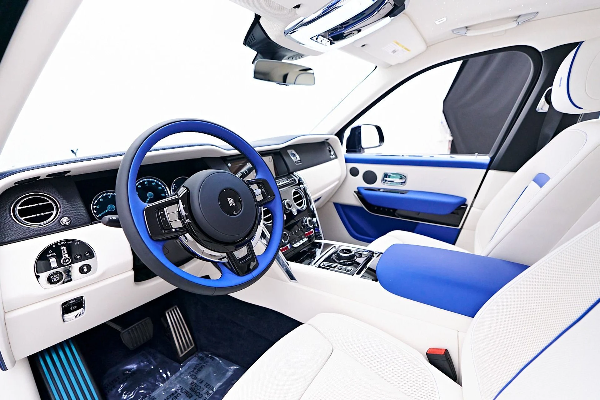 mph001_3690352505_Used_2023_Rolls_Royce_Cullinan_Base_1740694905_c9fd315ec1