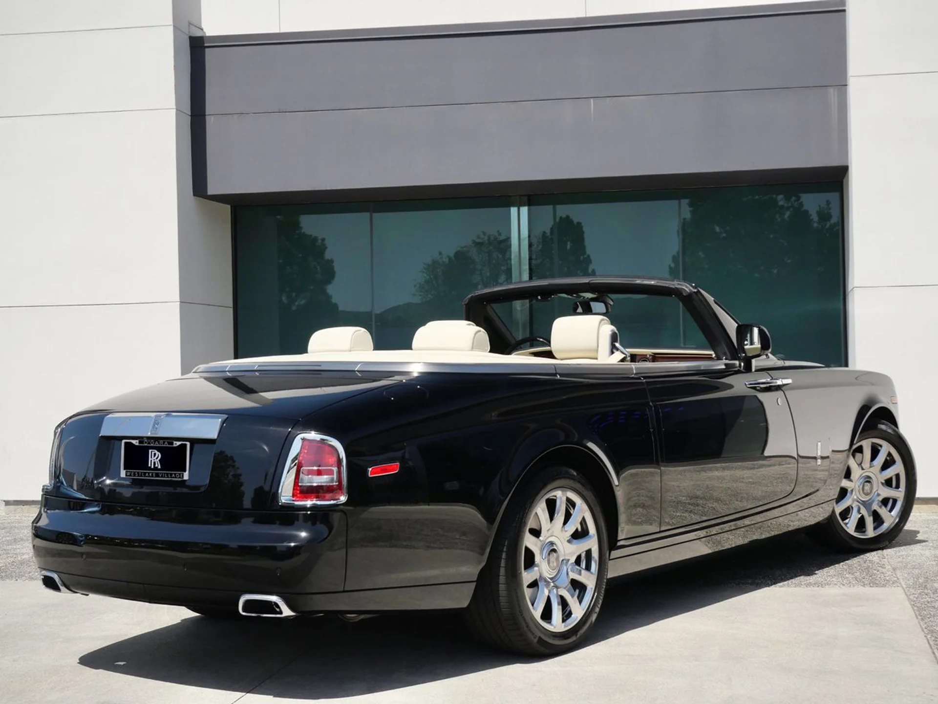 mph001_3693033706_63f67cfe591bc52e161247a8d3c8e9f1x_e18f16bd8d