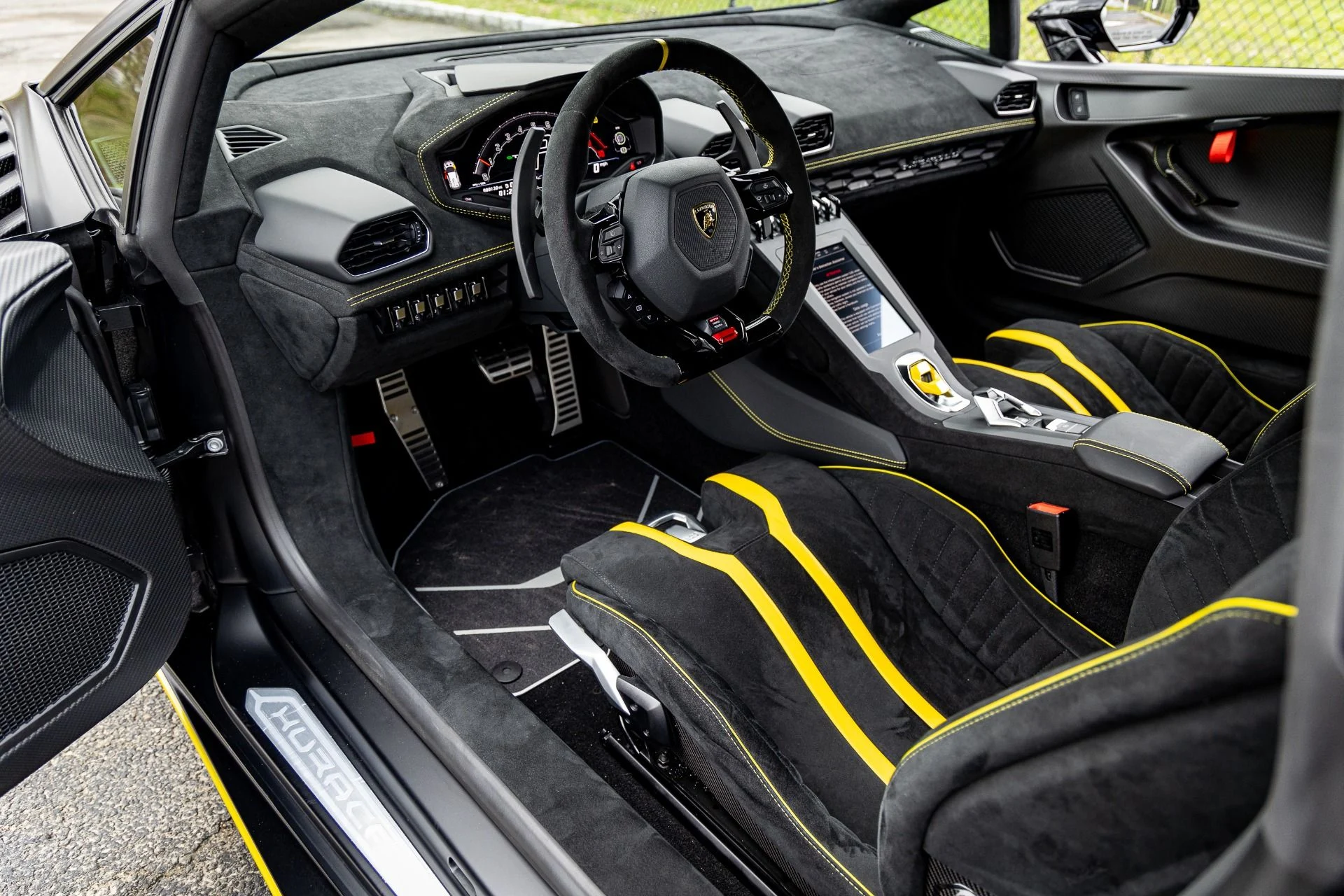 mph001_3697866686_Used_2023_Lamborghini_Huracan_STO_1724257778_6916ae0031
