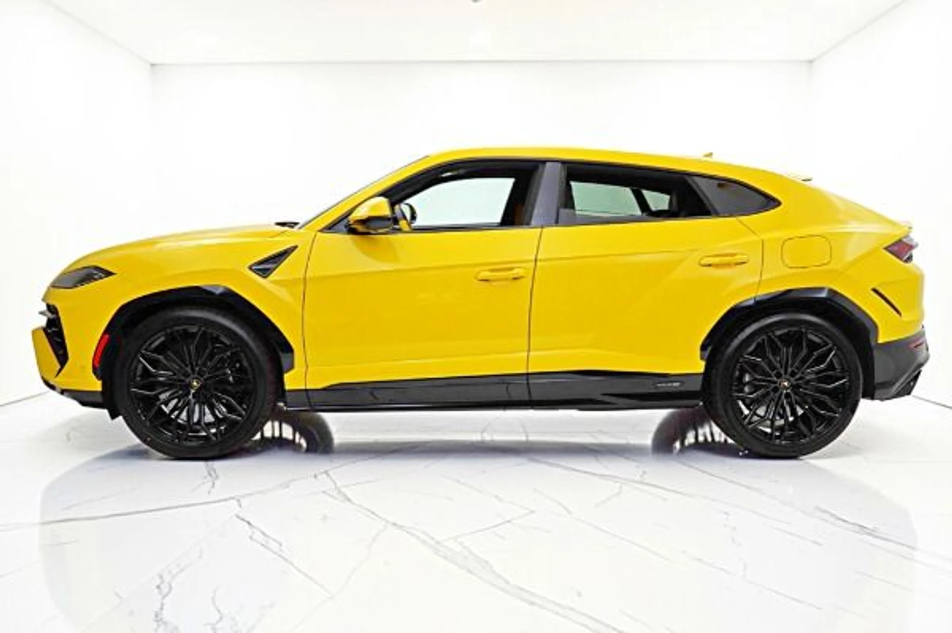 mph001_3698773566_Used_2025_Lamborghini_Urus_SELEASE_OPTIONS_AVAILABLE_c98116af64