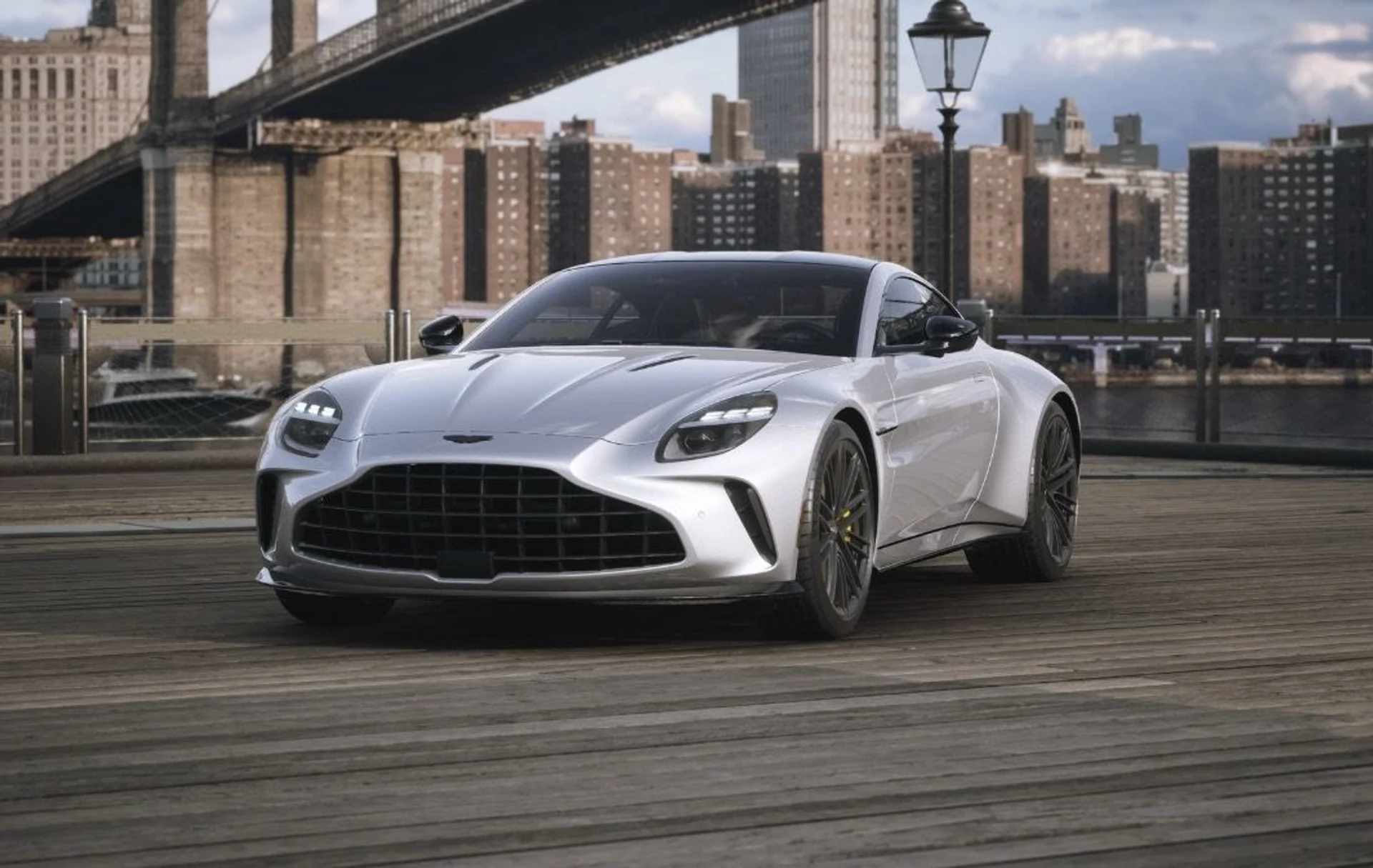 mph001_3702171053_New_2026_Aston_Martin_Vantage_6867866e64