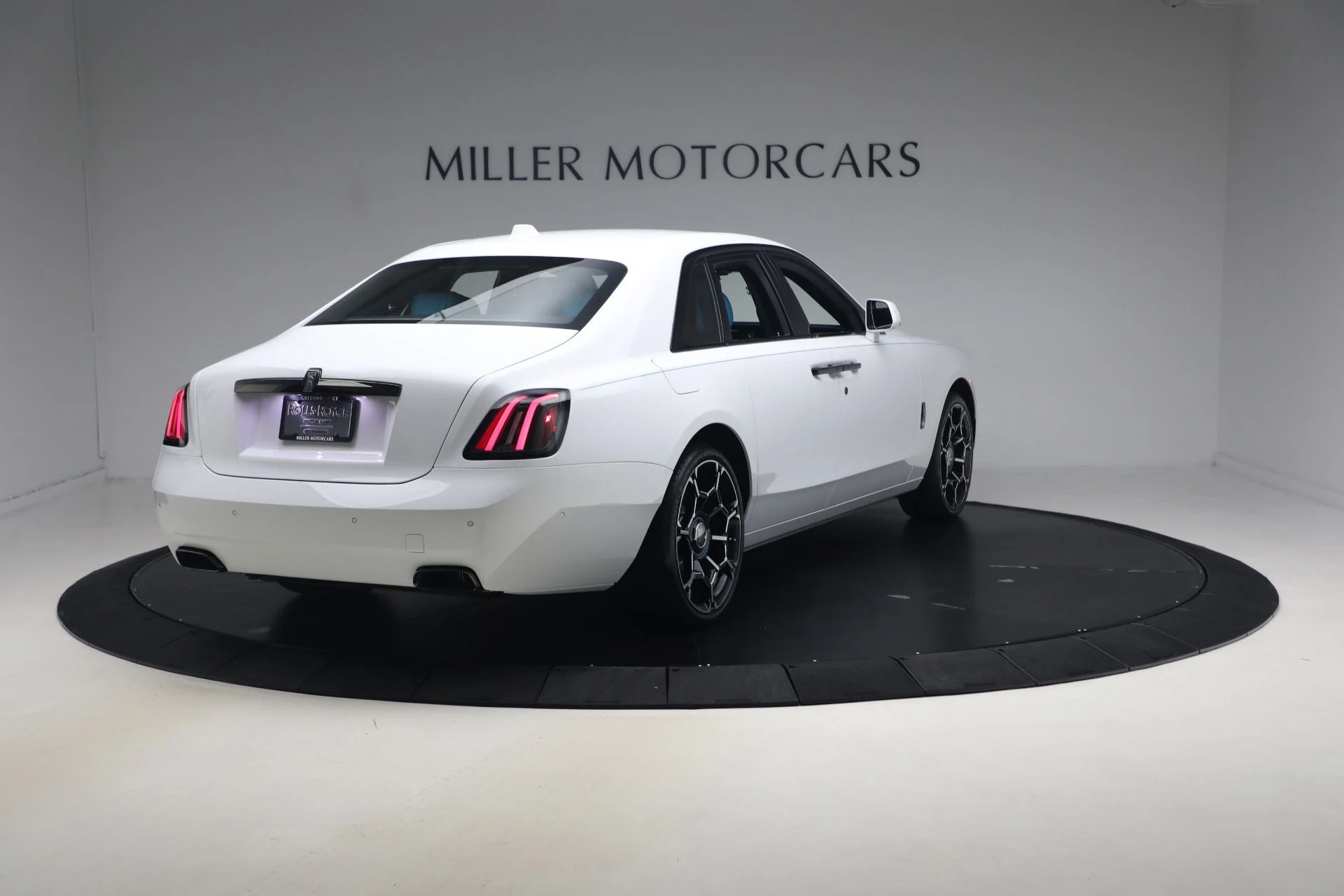 mph001_3702586398_New_2027_Rolls_Royce_Black_Badge_Ghost_4ecaaa9a0a