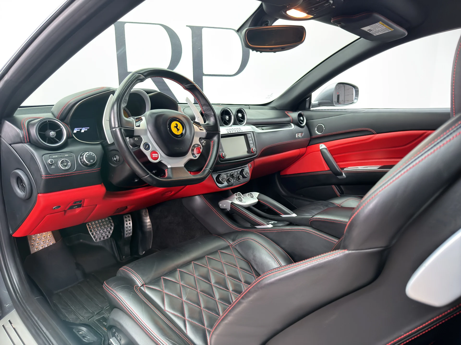 mph001_3706785969_RPQ_3836_interior_003_f82a16ea78