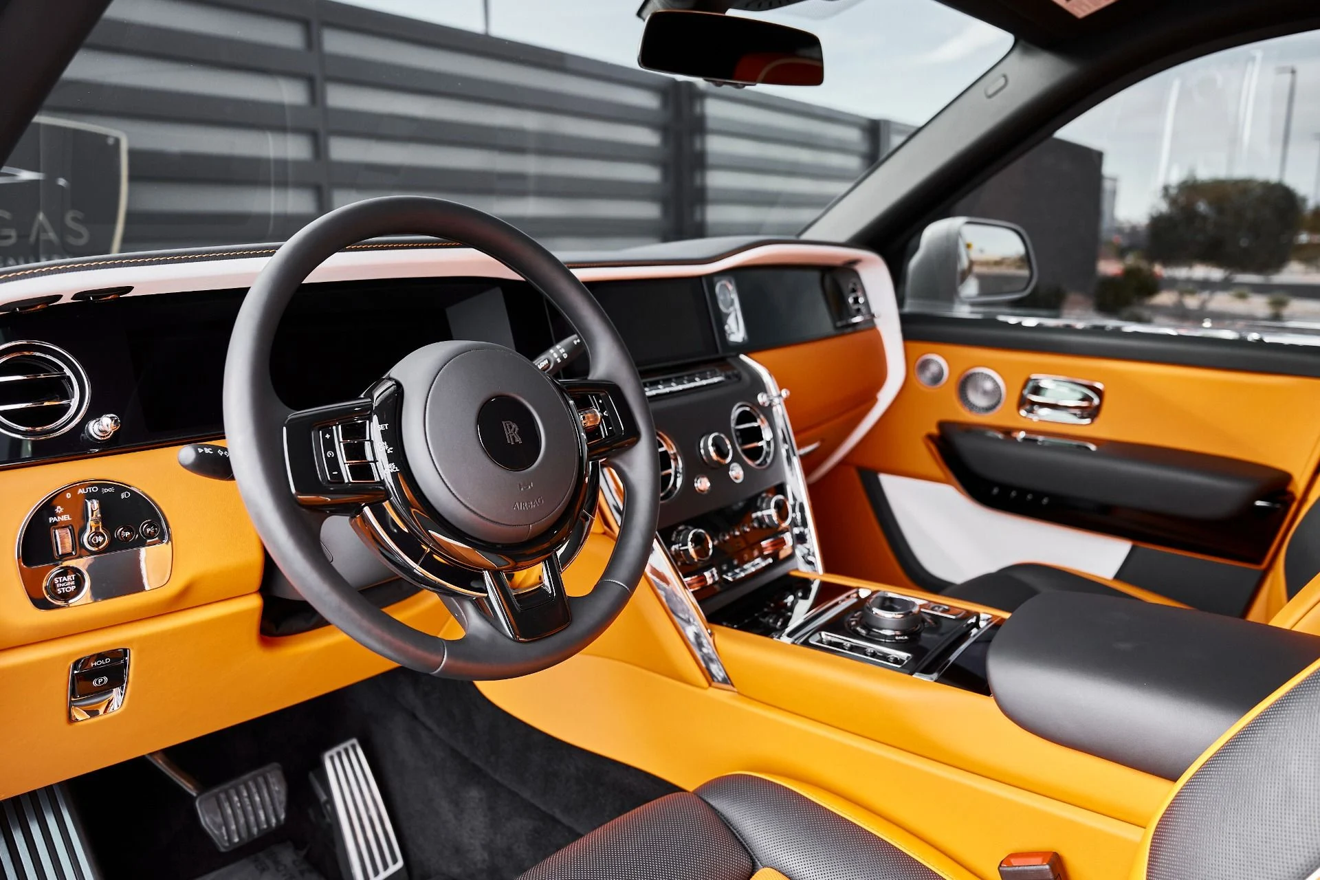 mph001_3713320605_Used_2025_Rolls_Royce_Cullinan_Base_1770950876_d6e876024f