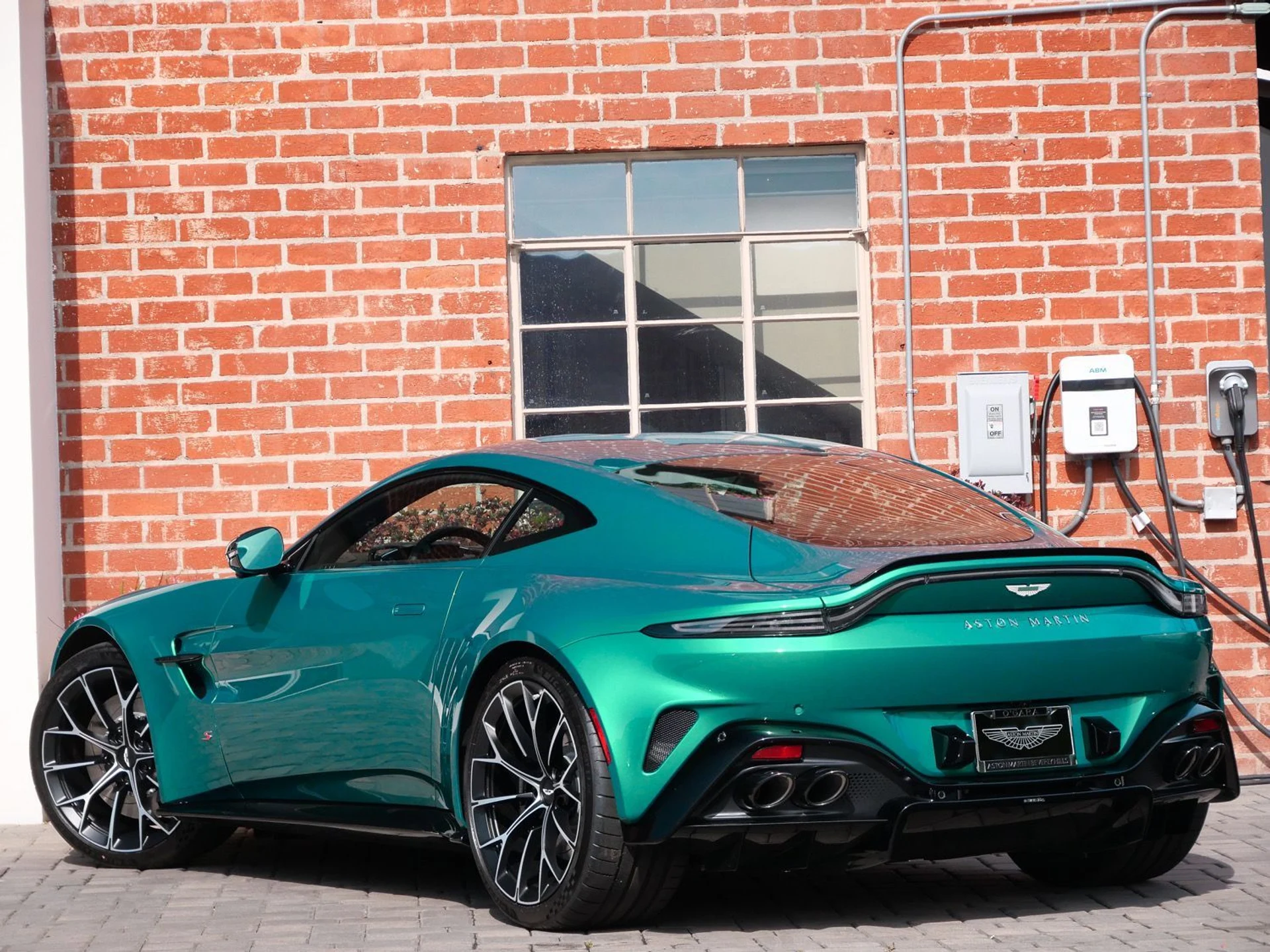 mph001_3715863977_70456c453f437214acd37f224e27b126x_710987137a