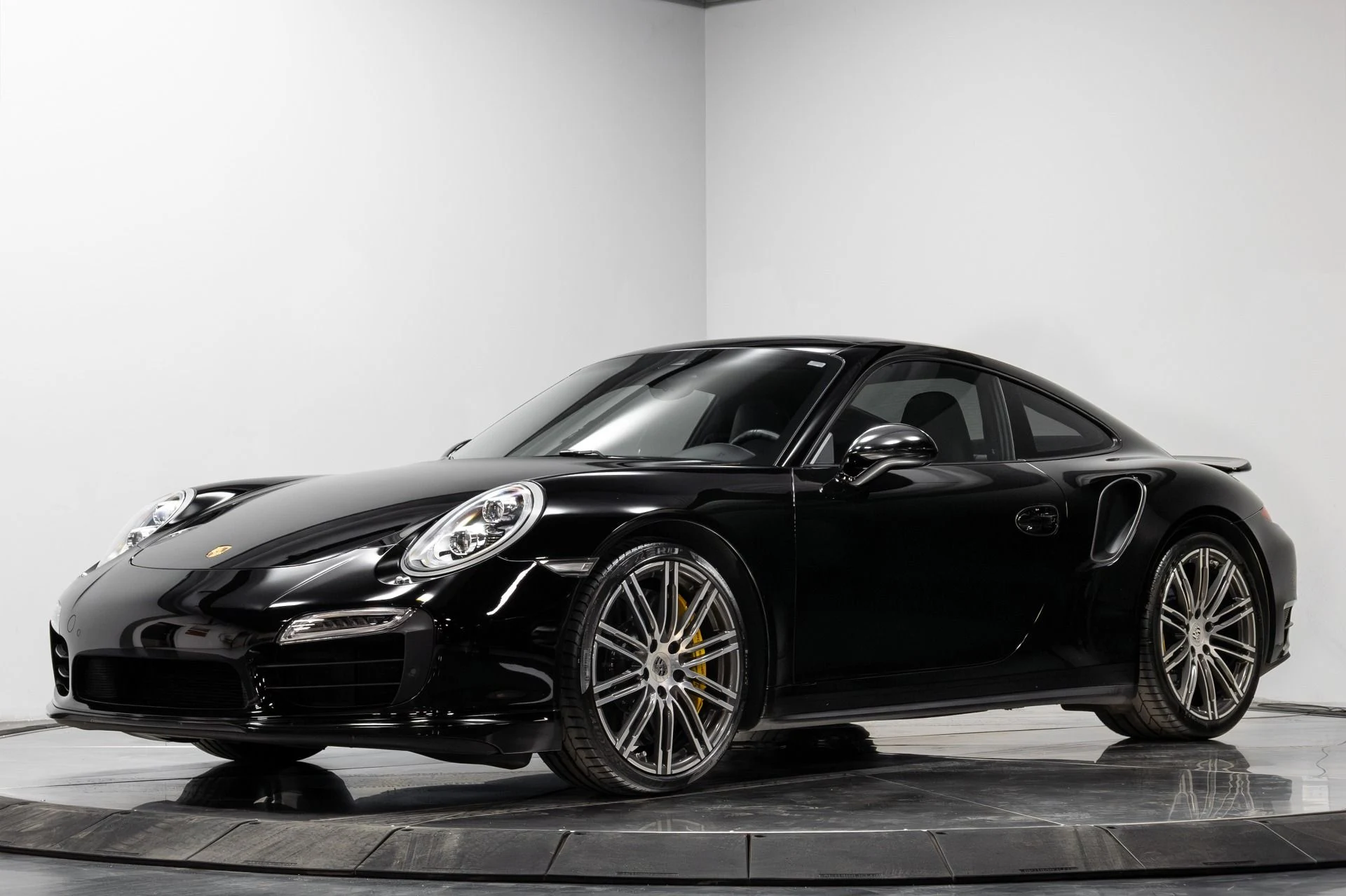 mph001_3717658864_Used_2015_Porsche_911_Turbo_S_1761834269_76a47dab5b