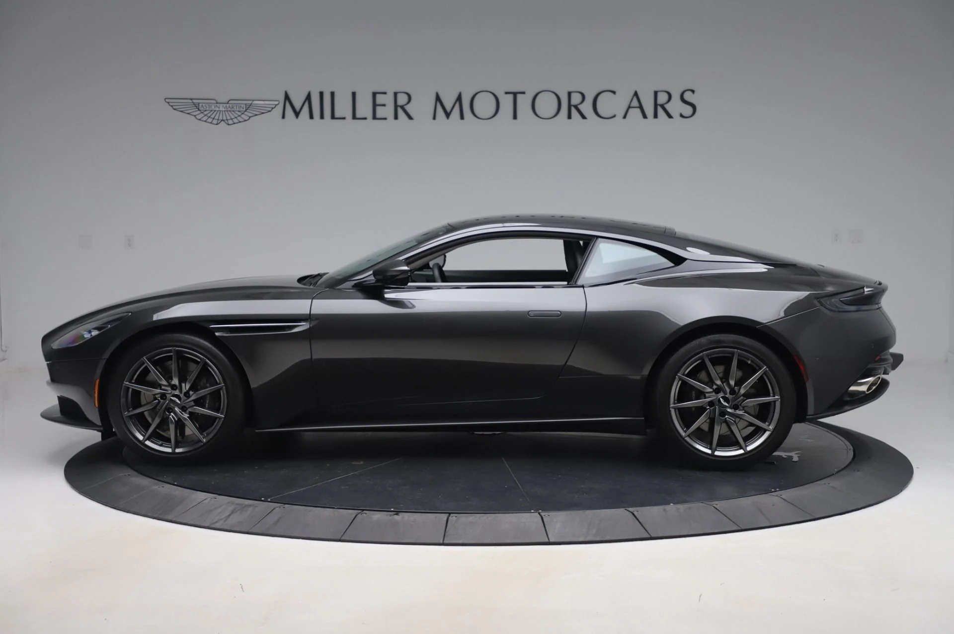 mph001_372184573_Used_2019_Aston_Martin_DB_11_V8_1595364073_aa9551b46b