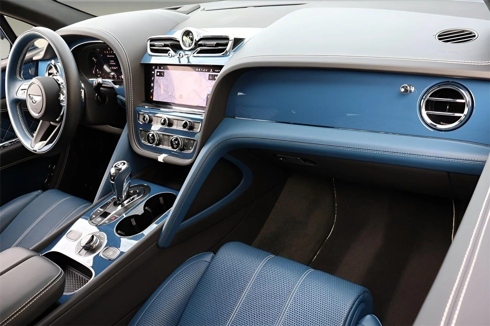 mph001_3725031945_2_5cada8c51b