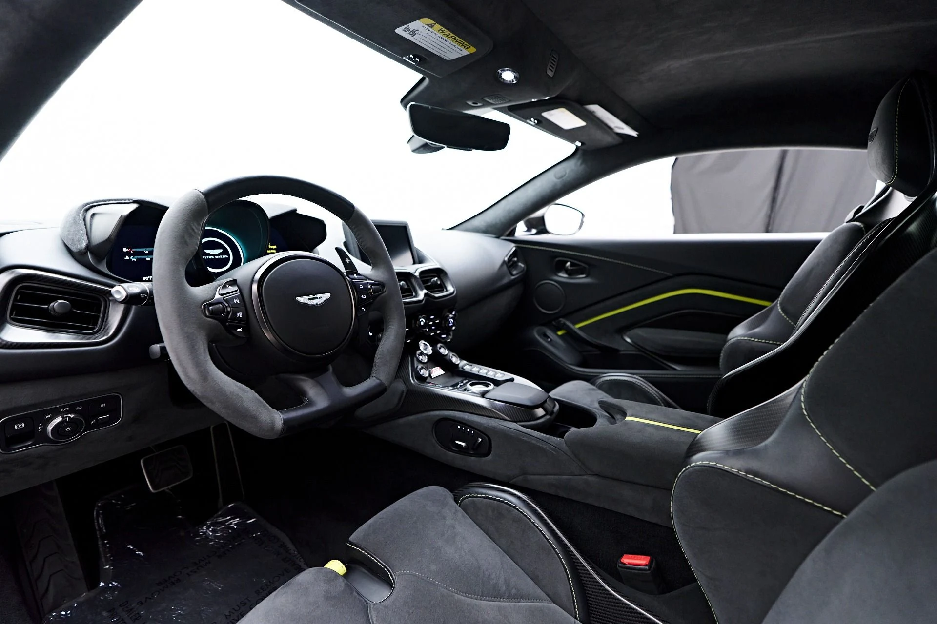 mph001_3726244420_Used_2023_Aston_Martin_Vantage_F1_Edition_1755655592_8a2851a357
