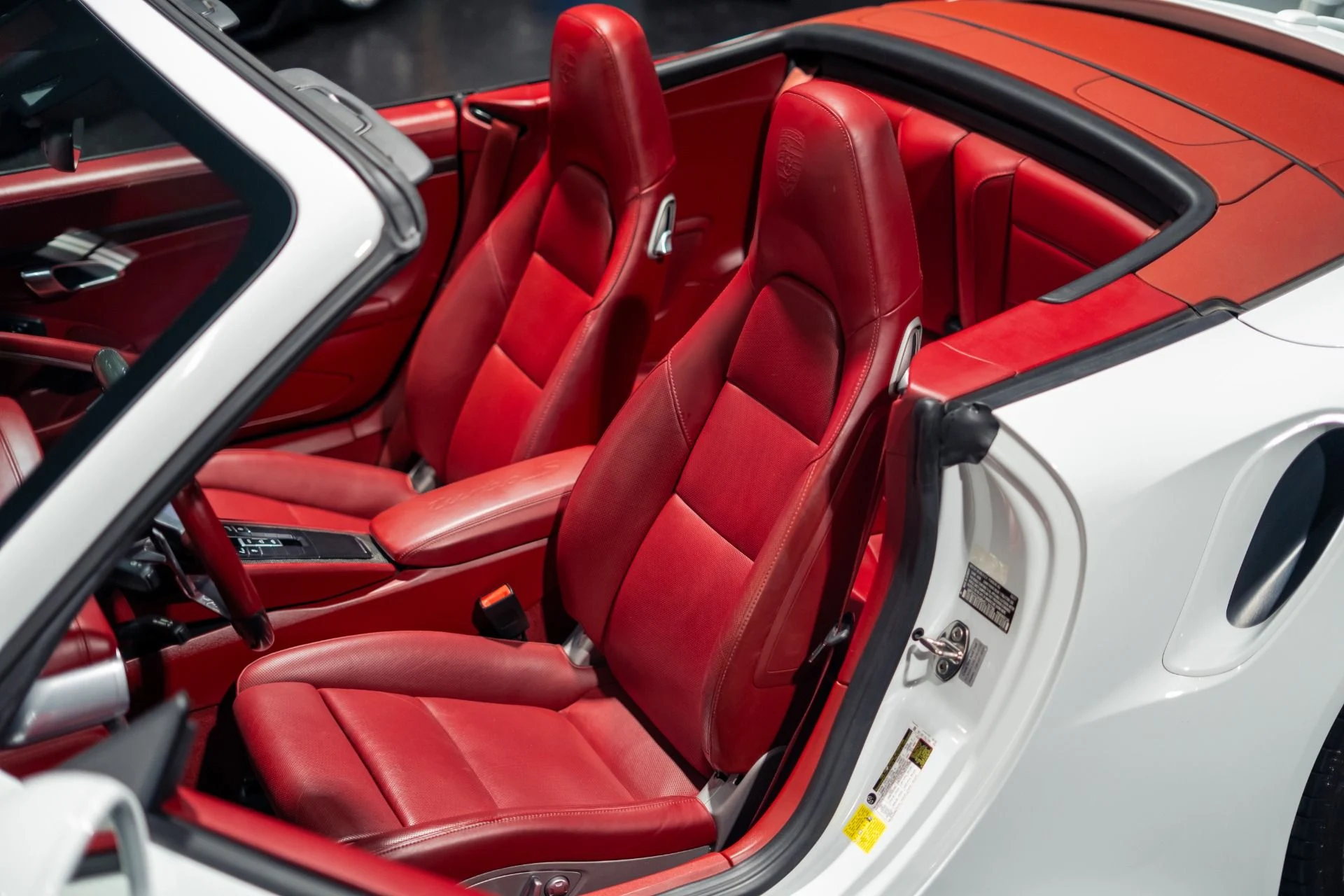 mph001_3729324395_Used_2017_Porsche_911_Turbo_S_Cabriolet_1783375481_b055712697