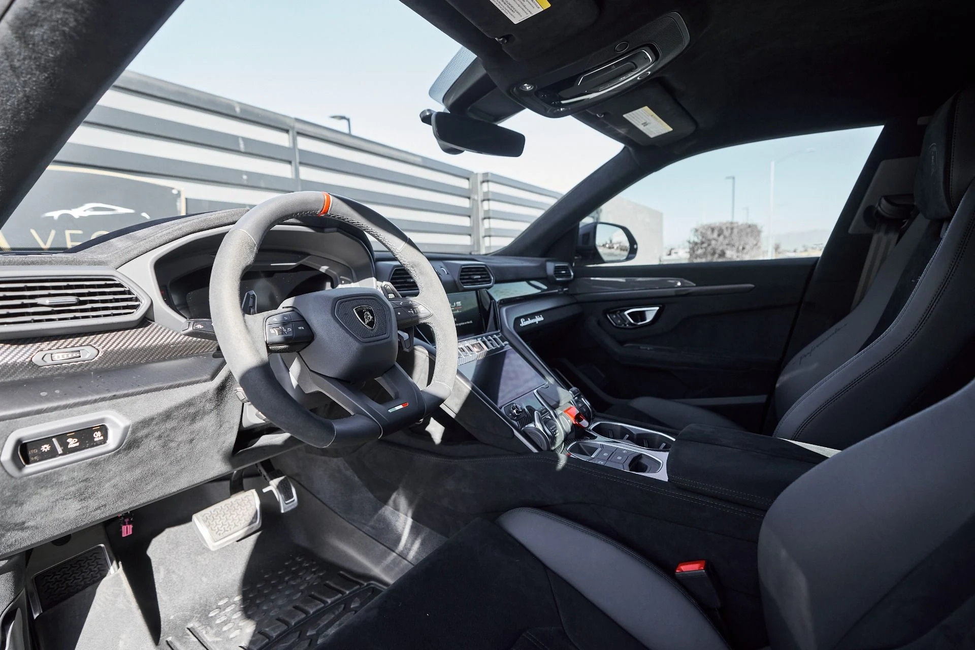 mph001_3729849849_Used_2023_Lamborghini_Urus_Performante_1761860700_d50b46c28b