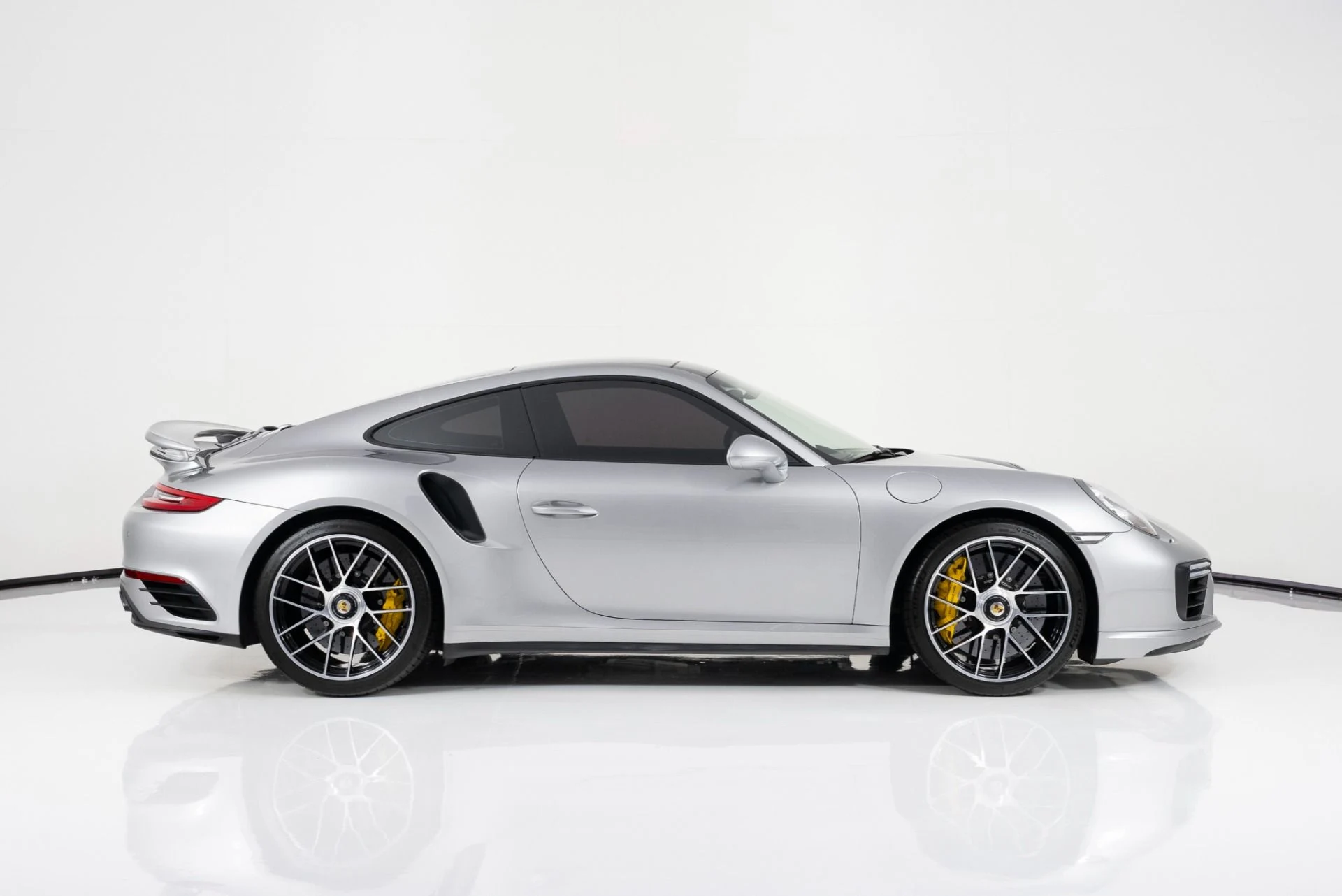mph001_373124398_Used_2017_Porsche_911_Turbo_S_1757541062_8151b501e2