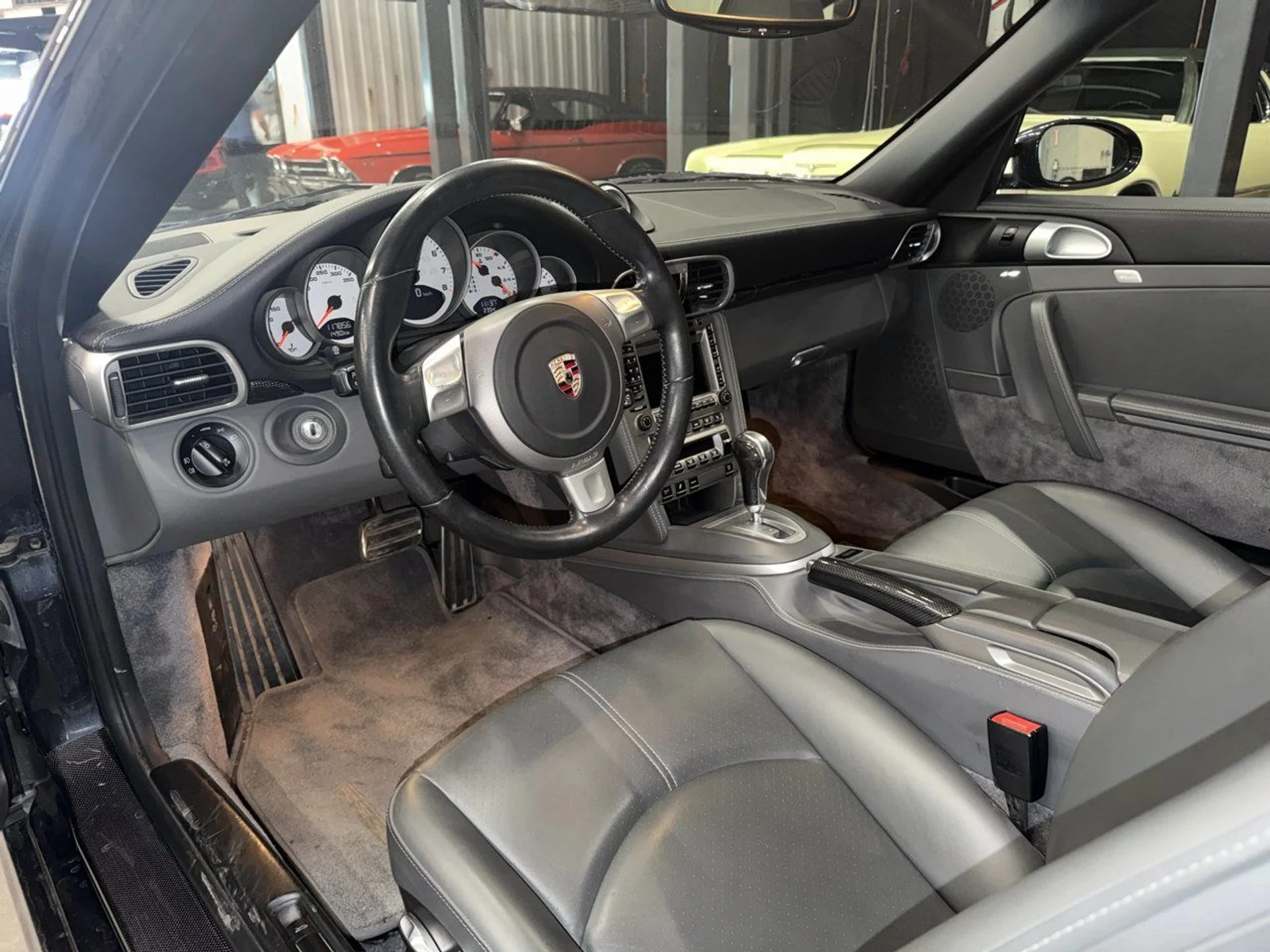 mph001_3733960418_porsche_911_2007_c4f67e1a35