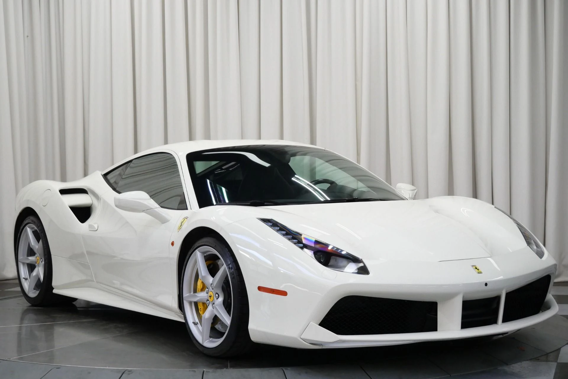 mph001_3742828847_Used_2018_Ferrari_488_GTB_1755879022_45b9e5d8de