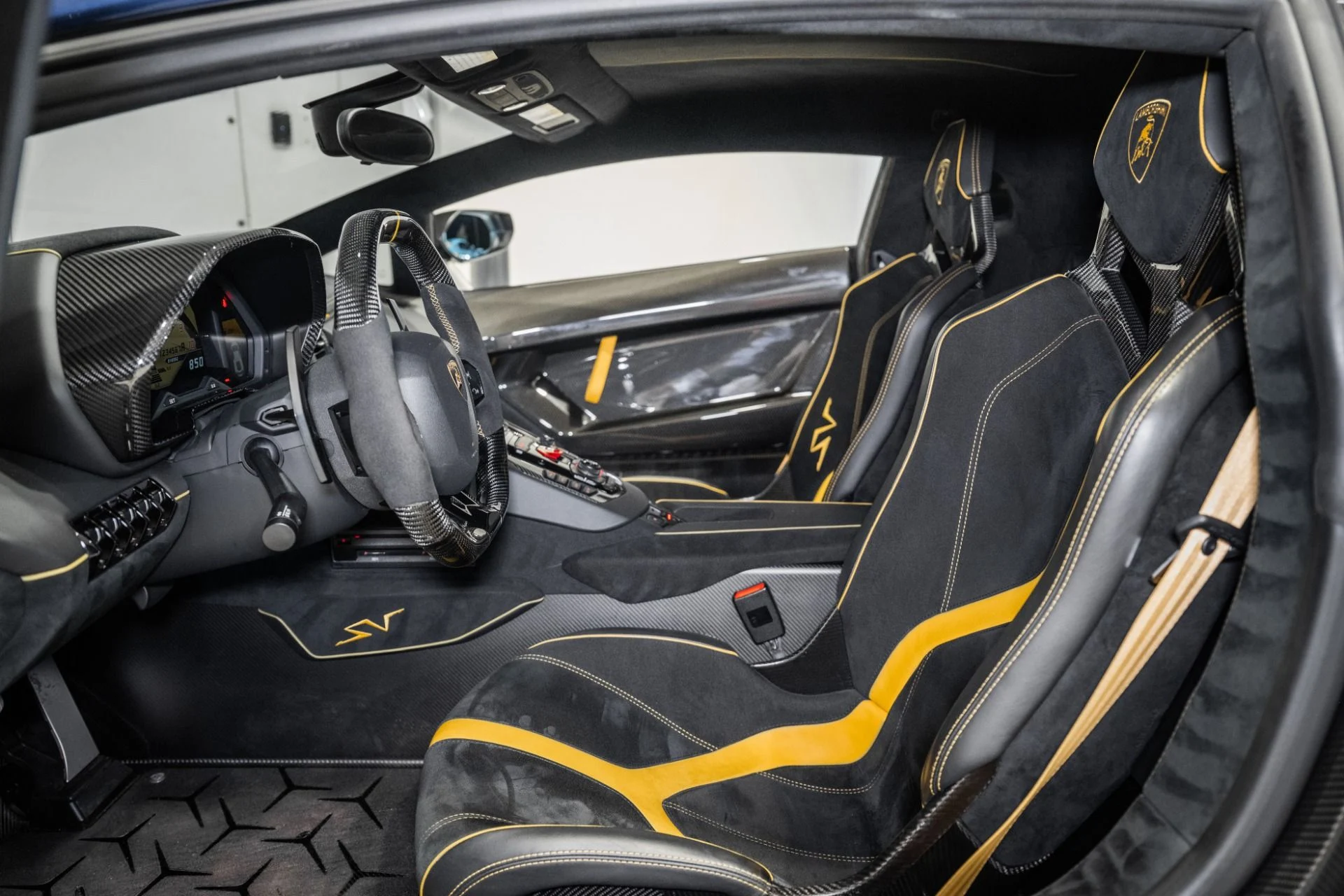 mph001_3744960068_Used_2016_Lamborghini_Aventador_LP_750_4_SV_Coupe_1783114445_432b835499