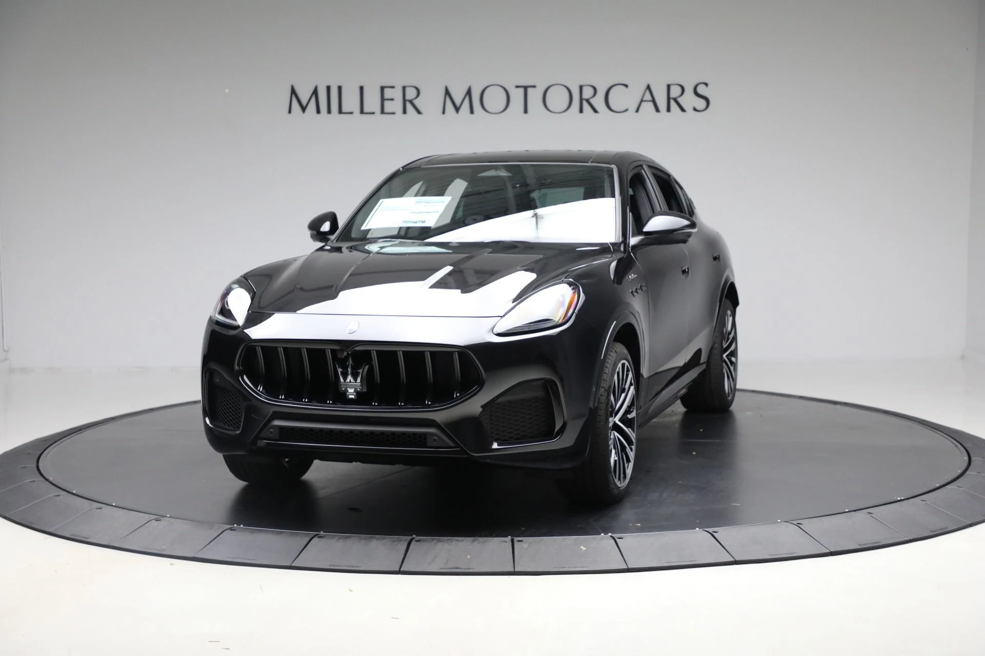 mph001_3756384926_New_2025_Maserati_Grecale_Modena_1760806119_b91fc6e628
