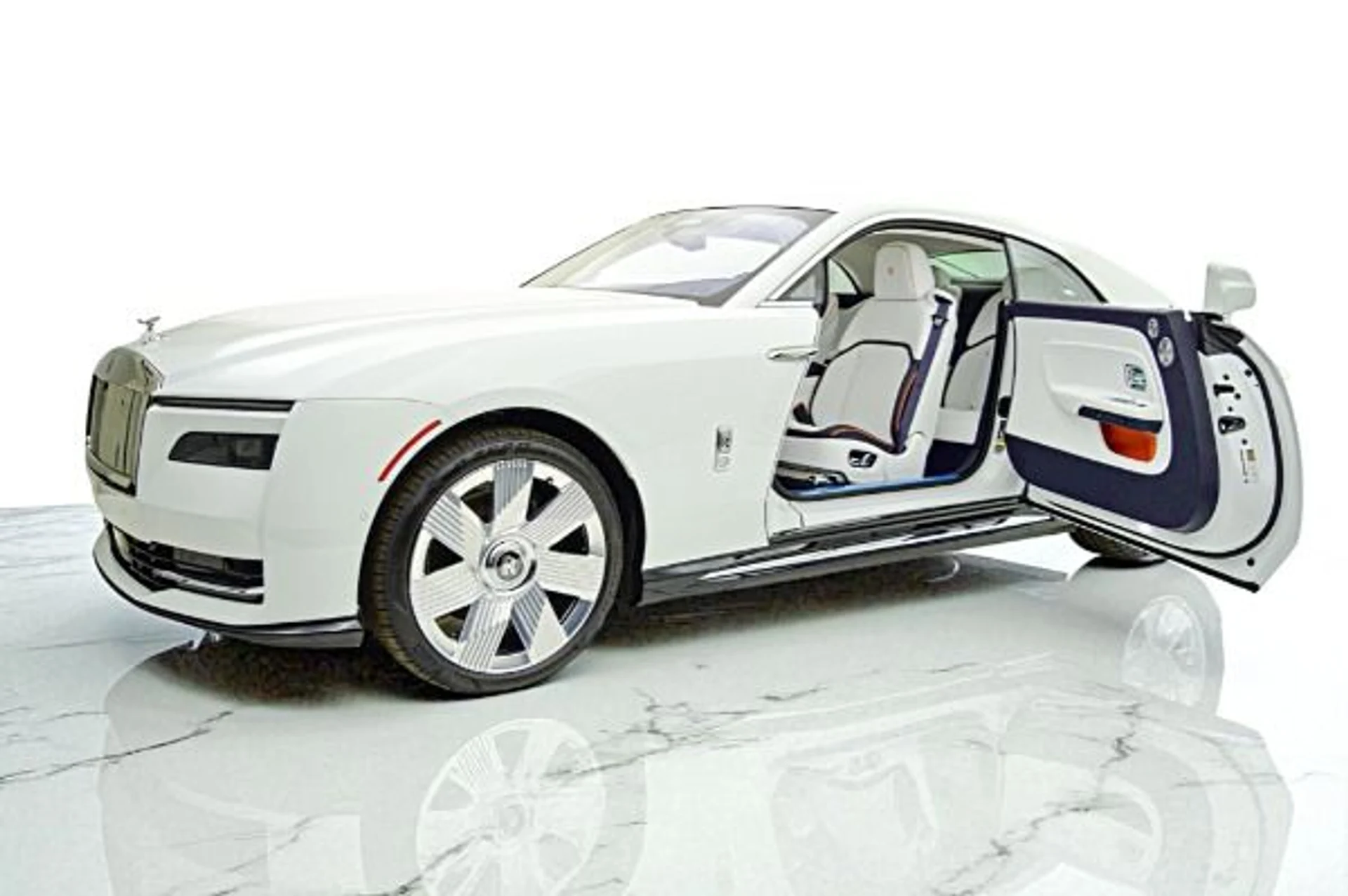 mph001_3758240272_New_2026_Rolls_Royce_Spectre_76fcd23882