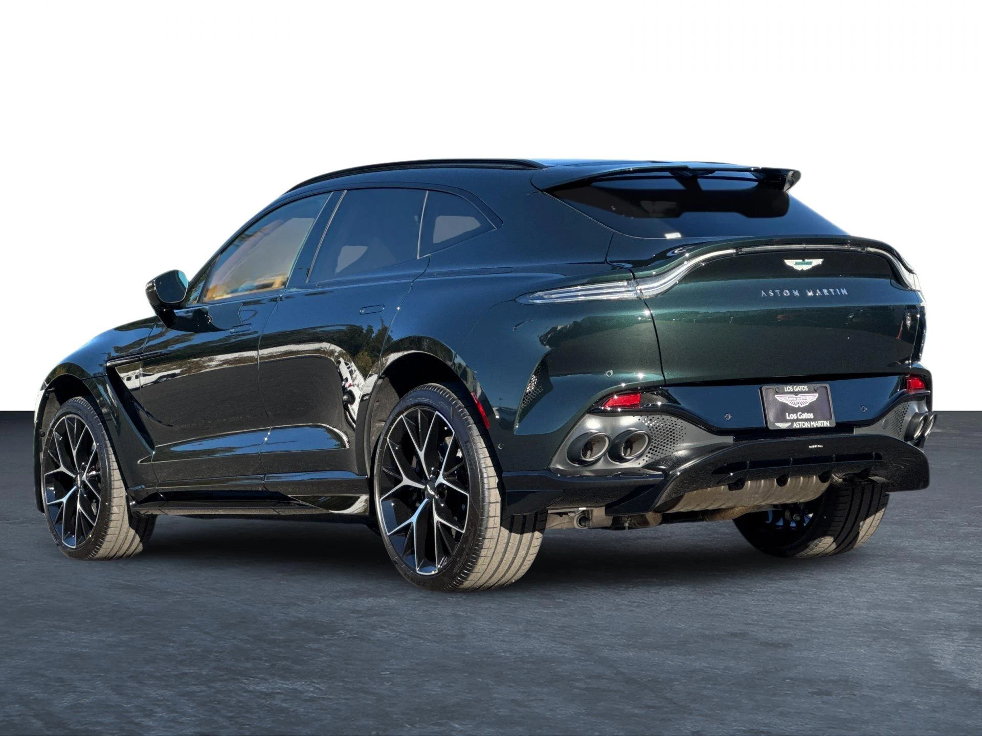 mph001_3765240085_New_2026_Aston_Martin_DBX_707_1768403572_464a6c87fe