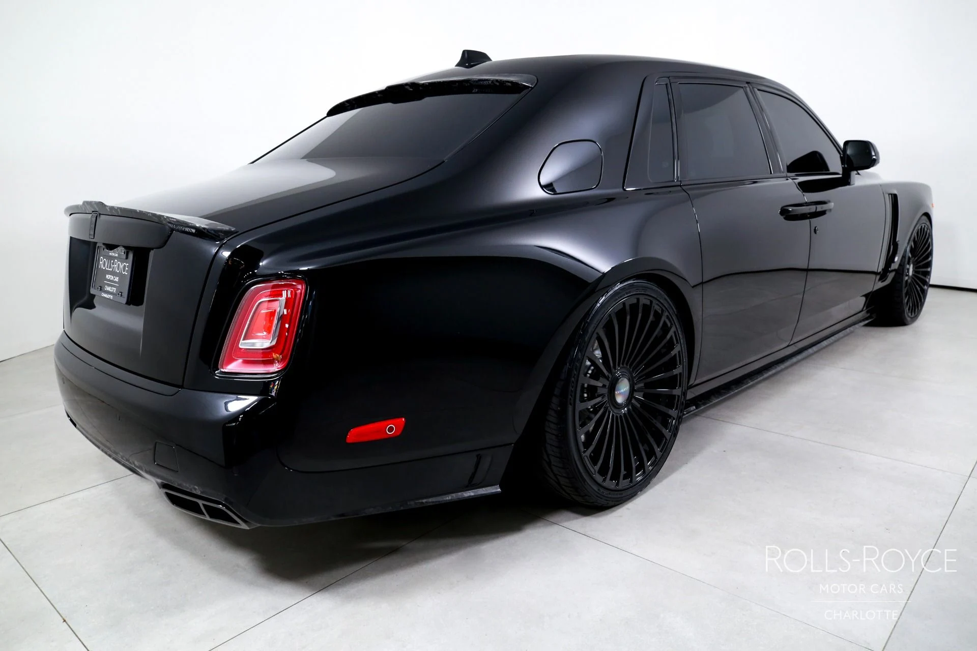 mph001_3768828632_Used_2026_Rolls_Royce_Phantom_1776091031_8cce4bd91b