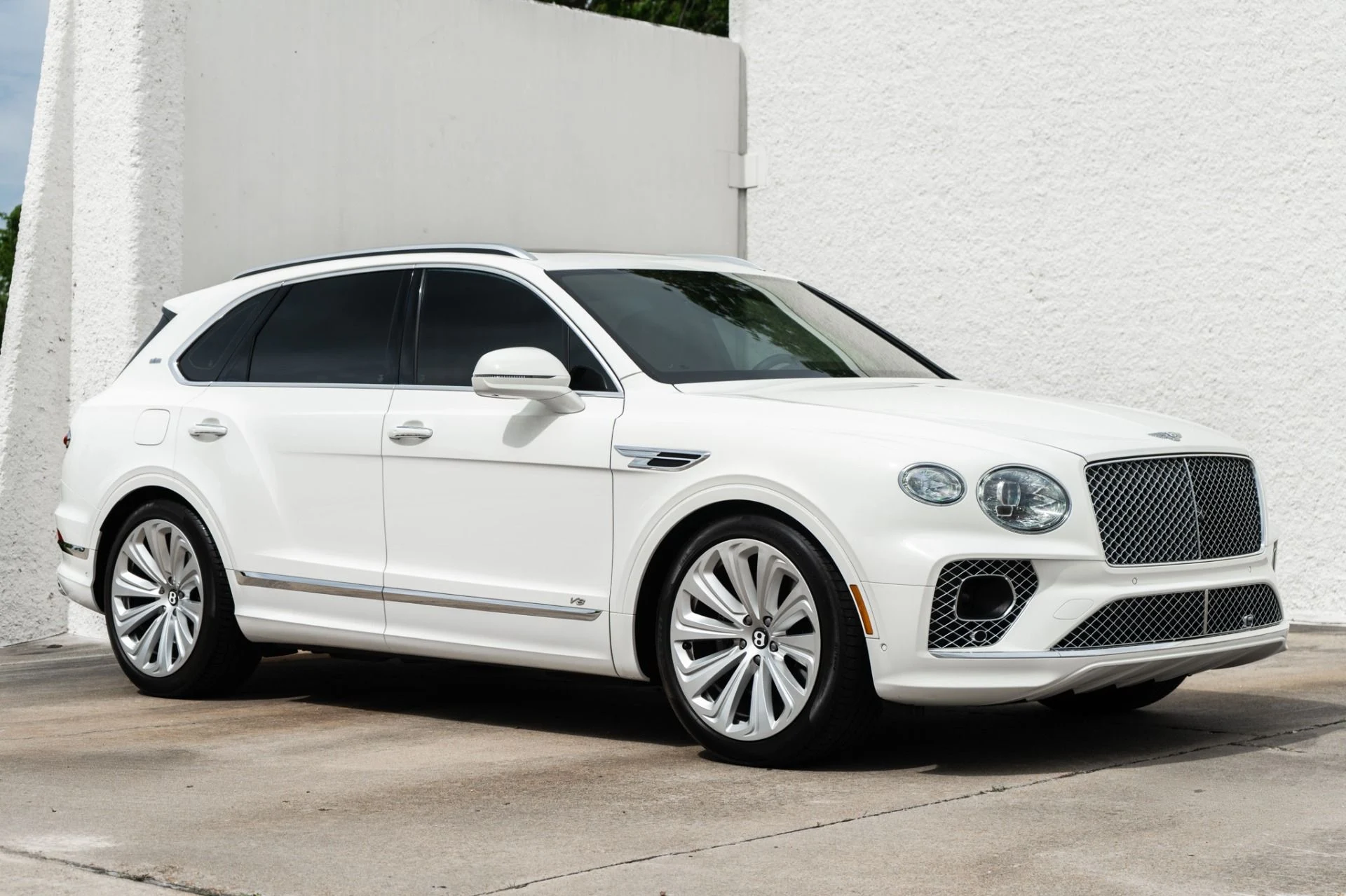 mph001_3769513211_Used_2021_Bentley_Bentayga_V8_1780517075_64568c0282