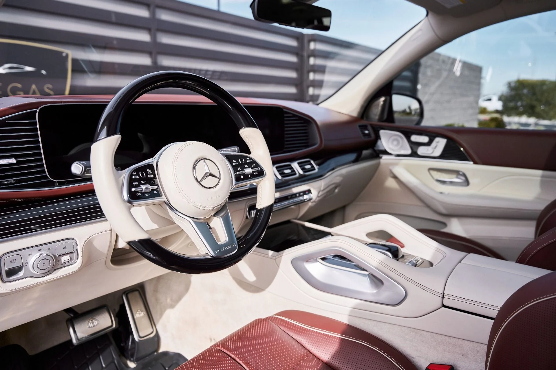 mph001_3784215541_Used_2022_Mercedes_Benz_GLS_Maybach_GLS_600_1769655556_0f3cb315d5